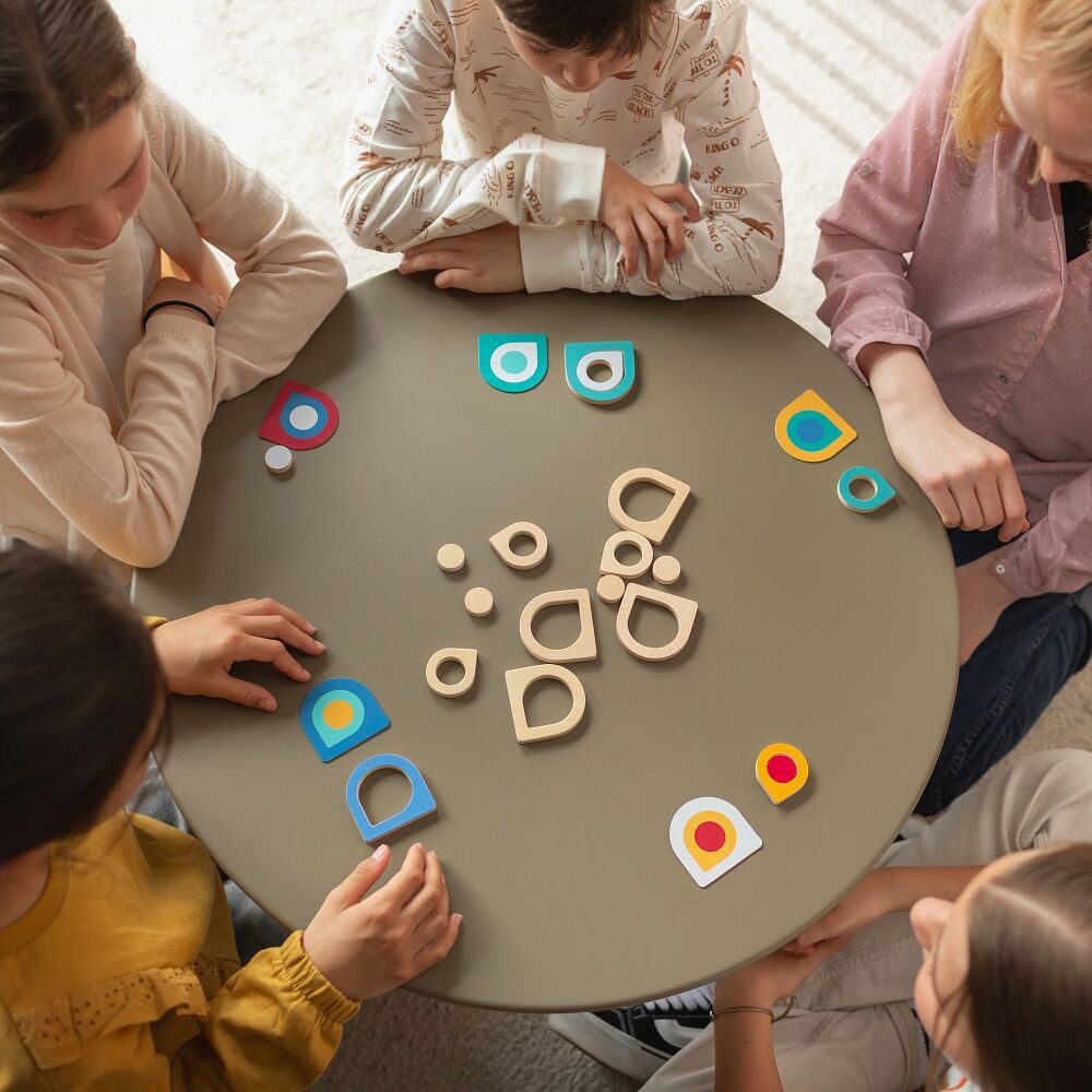 BS Toys Lernspielzeug Gedächtnisspiel 3 Shape Memo, Fördert spielerisch die Gedächtnisleistung