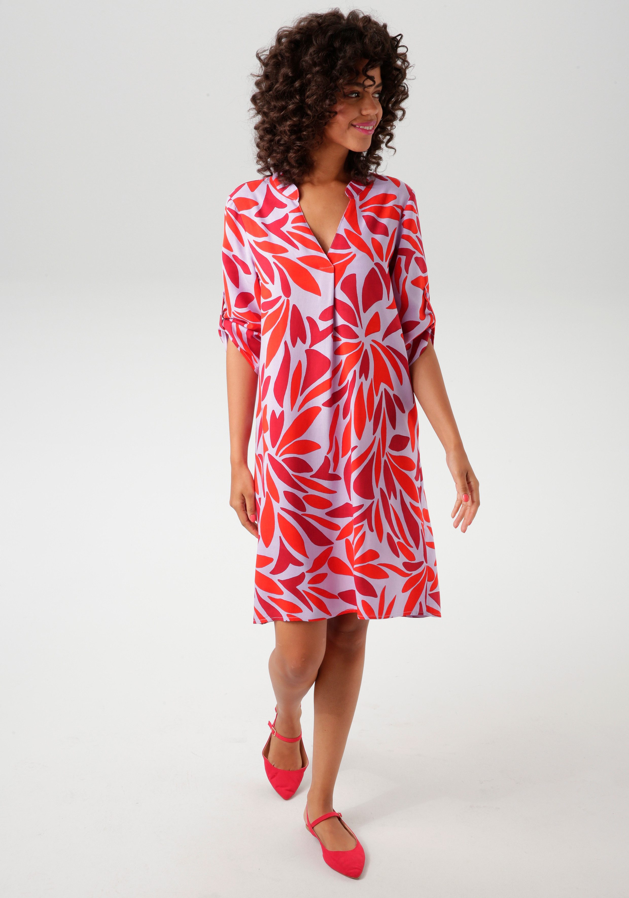 Aniston CASUAL Blusenkleid, mit farbharmonischen, grafischen Blätterdruck günstig online kaufen