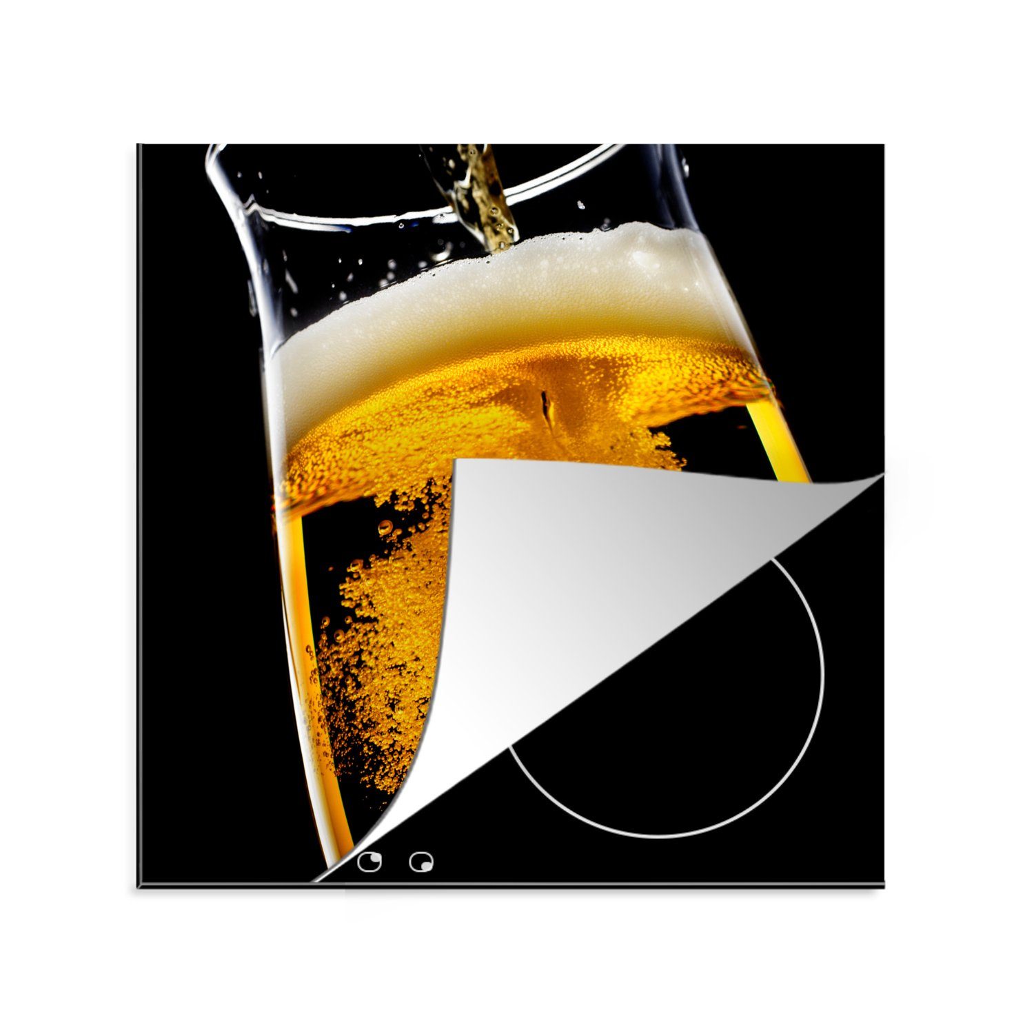 MuchoWow Herdblende-/Abdeckplatte Bier wird in ein Bierglas gegossen, Vinyl, (1 tlg), 78x78 cm, Ceranfeldabdeckung, Arbeitsplatte für küche