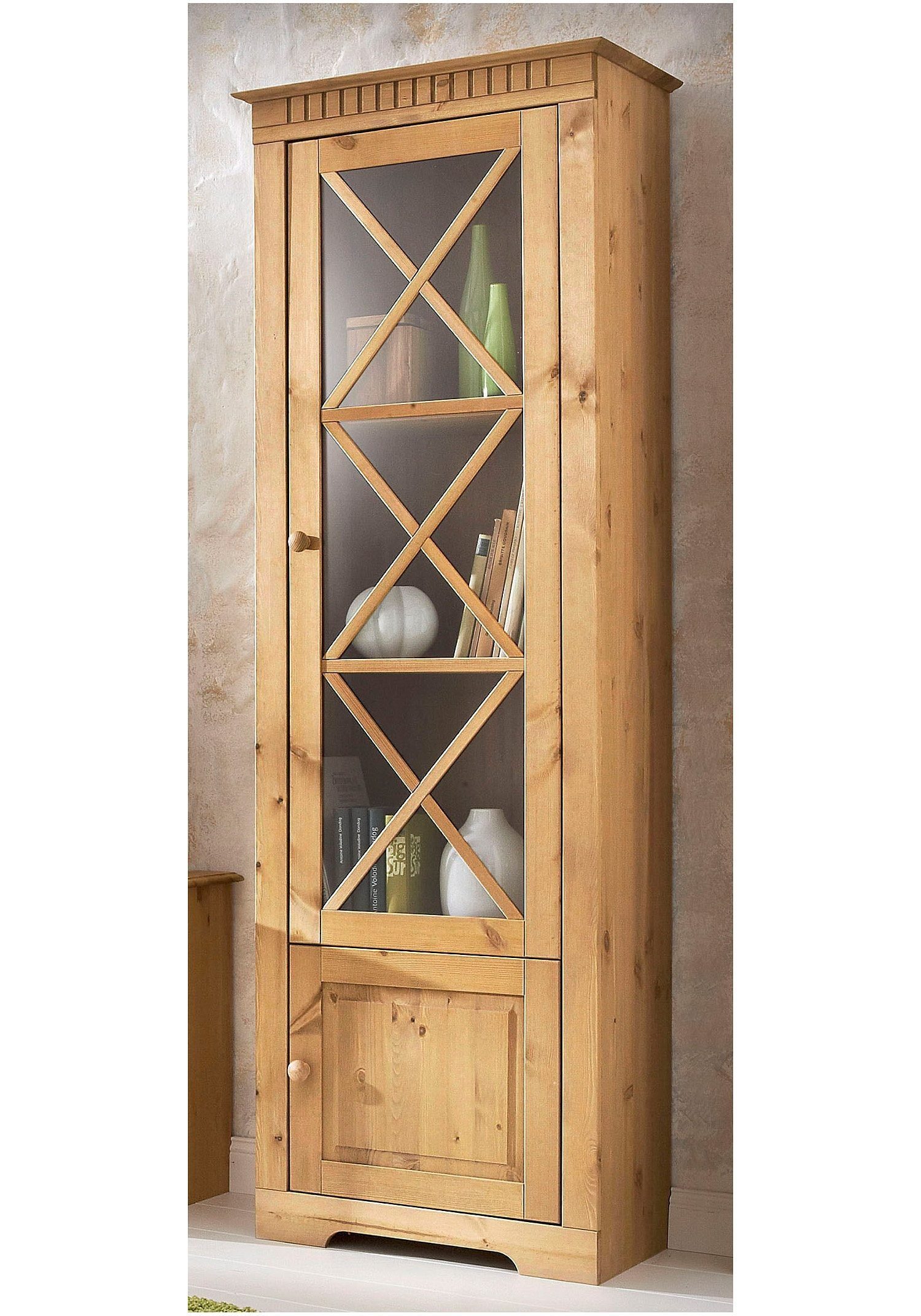 OTTO home Vitrine Lisa aus schönem massivem Kiefernholz, mit einer schönen Glastürfront
