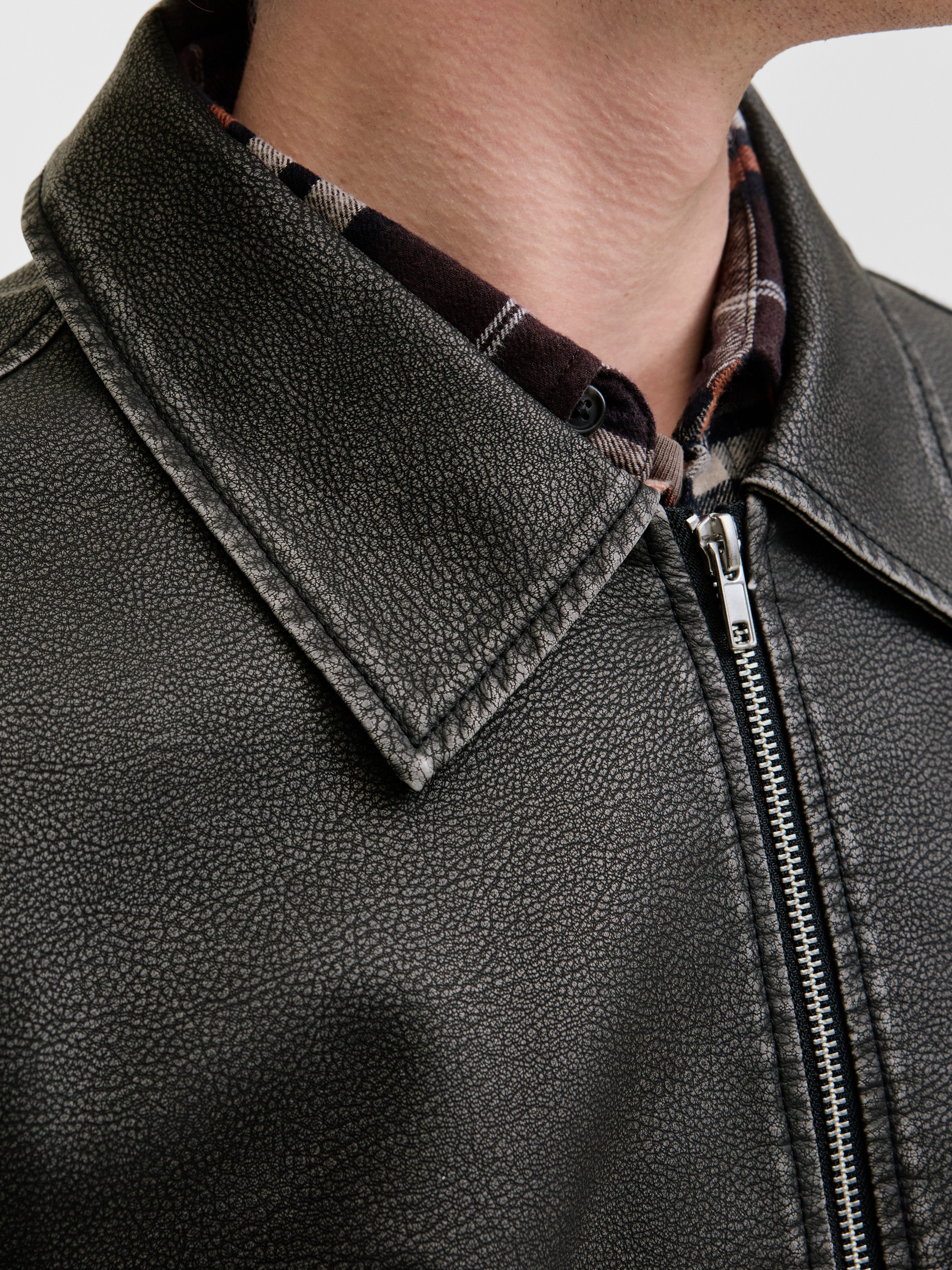 Jack & Jones Bikerjacke JJECASABLANCA PU JACKET NOOS mit Fronttaschen – Bild 4 von 5
