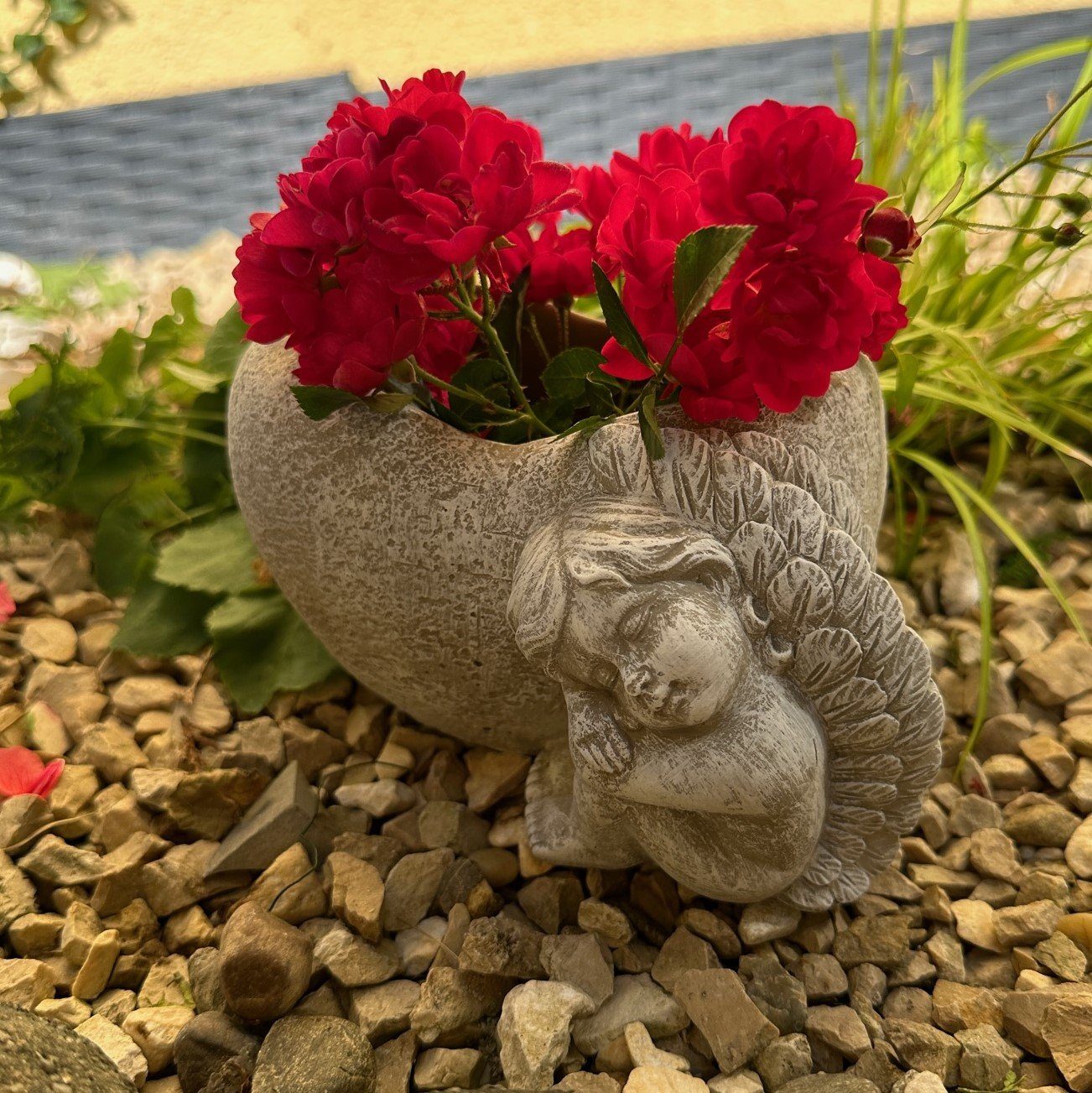 Radami Gartenfigur Pflanztopf Engel mit Herz Grabherz Grabschmuck Grabdeko günstig online kaufen
