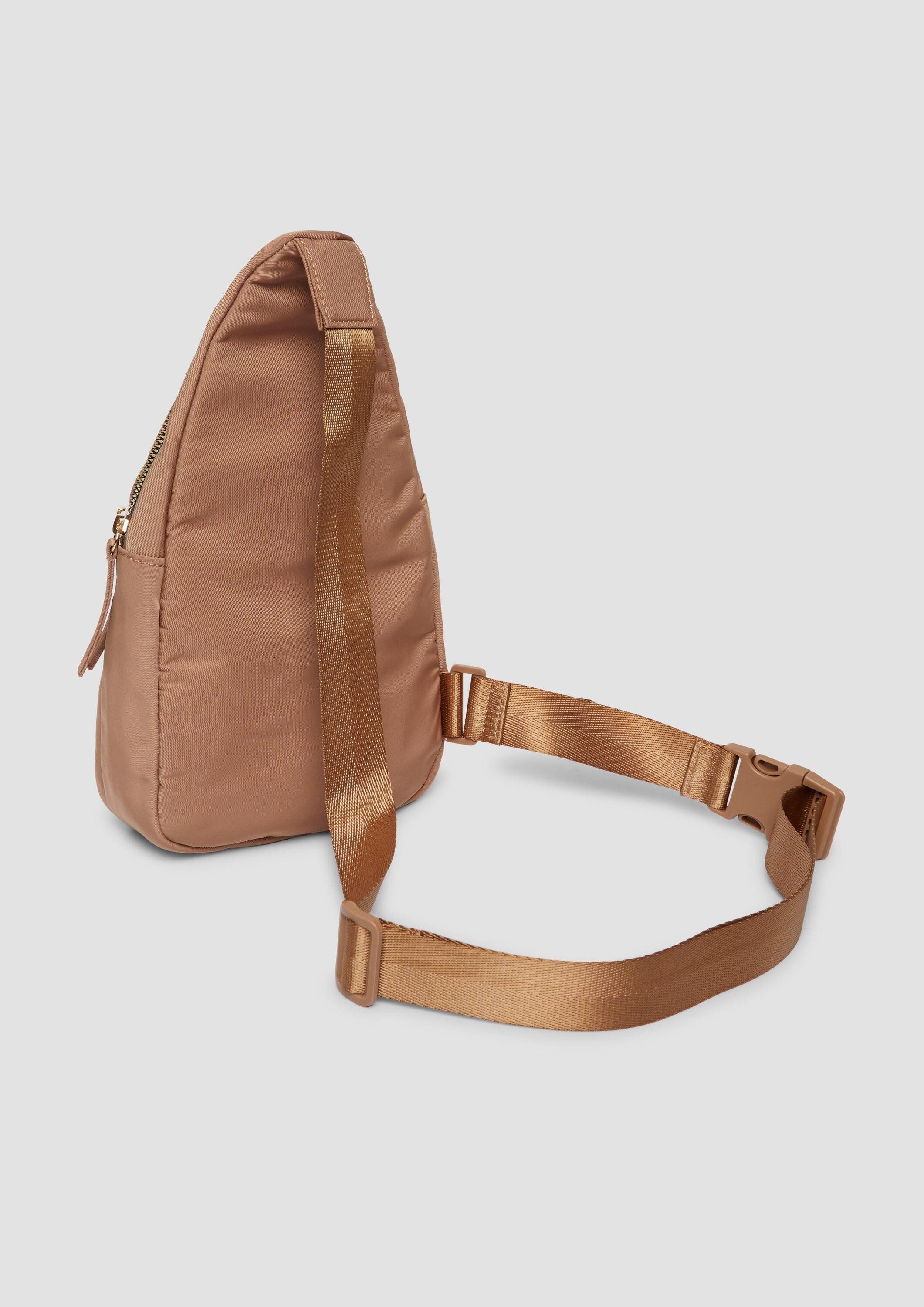 s.Oliver Umhängetasche Tasche, Schultertasche mit aufgesetzter Mesh-Tasche