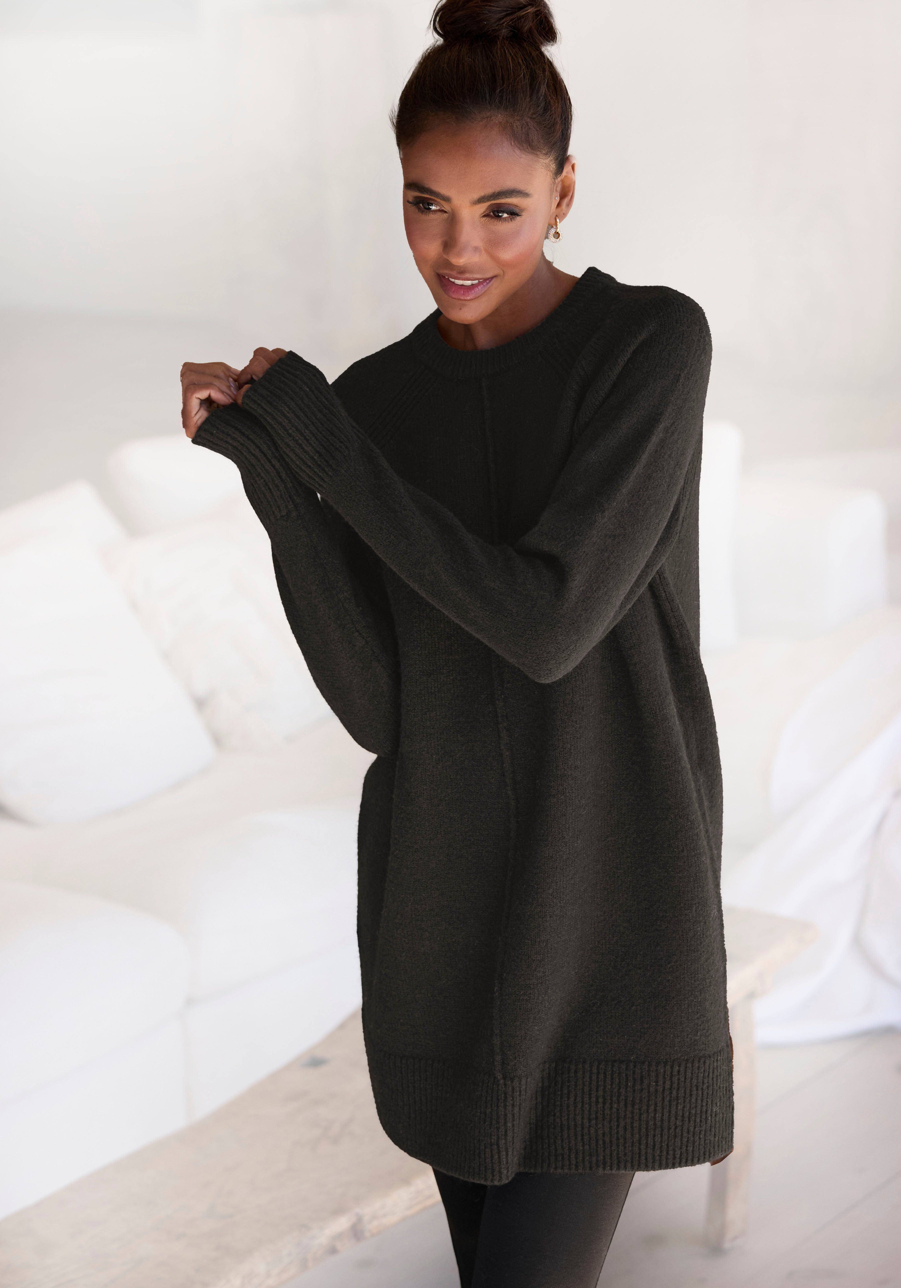 LASCANA Longpullover in lässiger Form aus supersofter Qualität