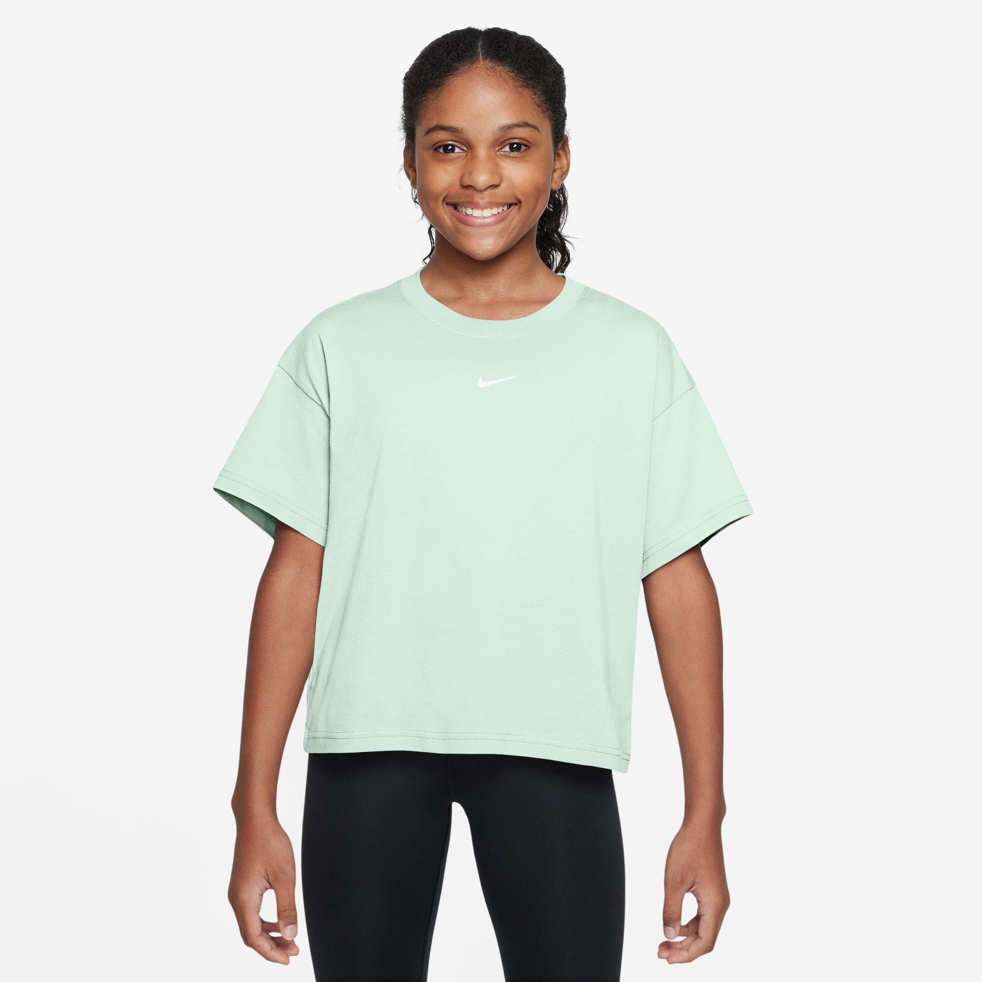 Nike Sportswear T-Shirt G NSW TEE BOXY ESSNTL LBR Kurzarm, mit Rundhalsausschnitt, aus Baumwoll-Jersey, normale Länge