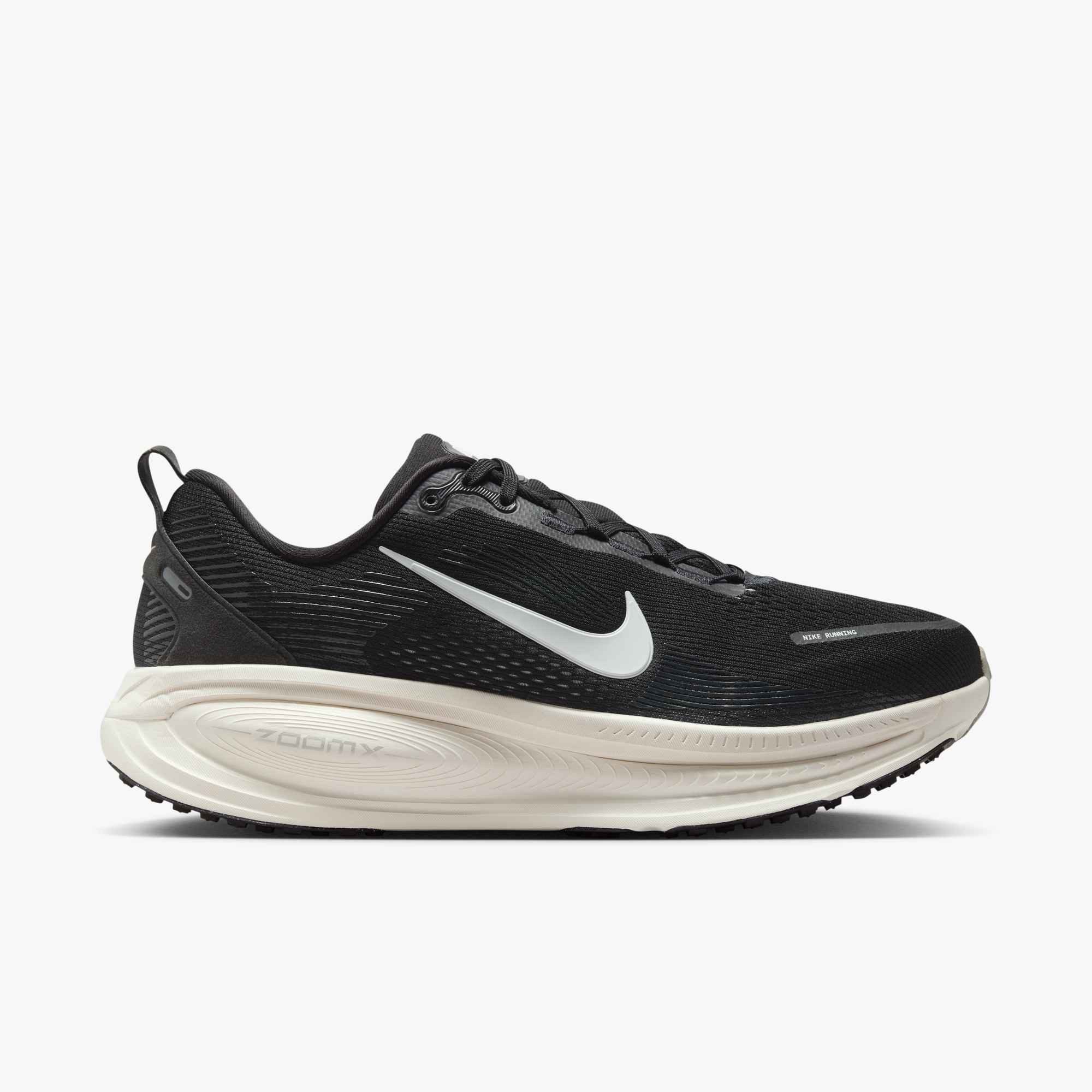 Nike VOMERO 18 WIDE Laufschuh für breitere Füße