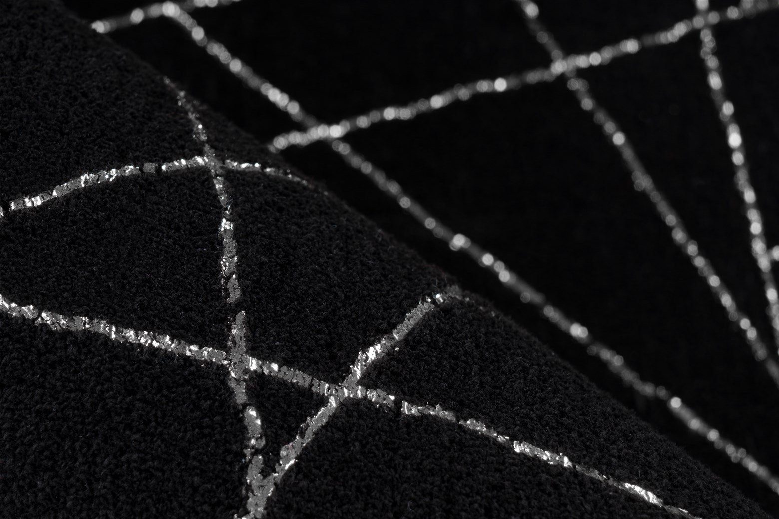 Kayoom Teppich in Schwarz / Silber, 100% Polyester - 150x80cm (LxB)