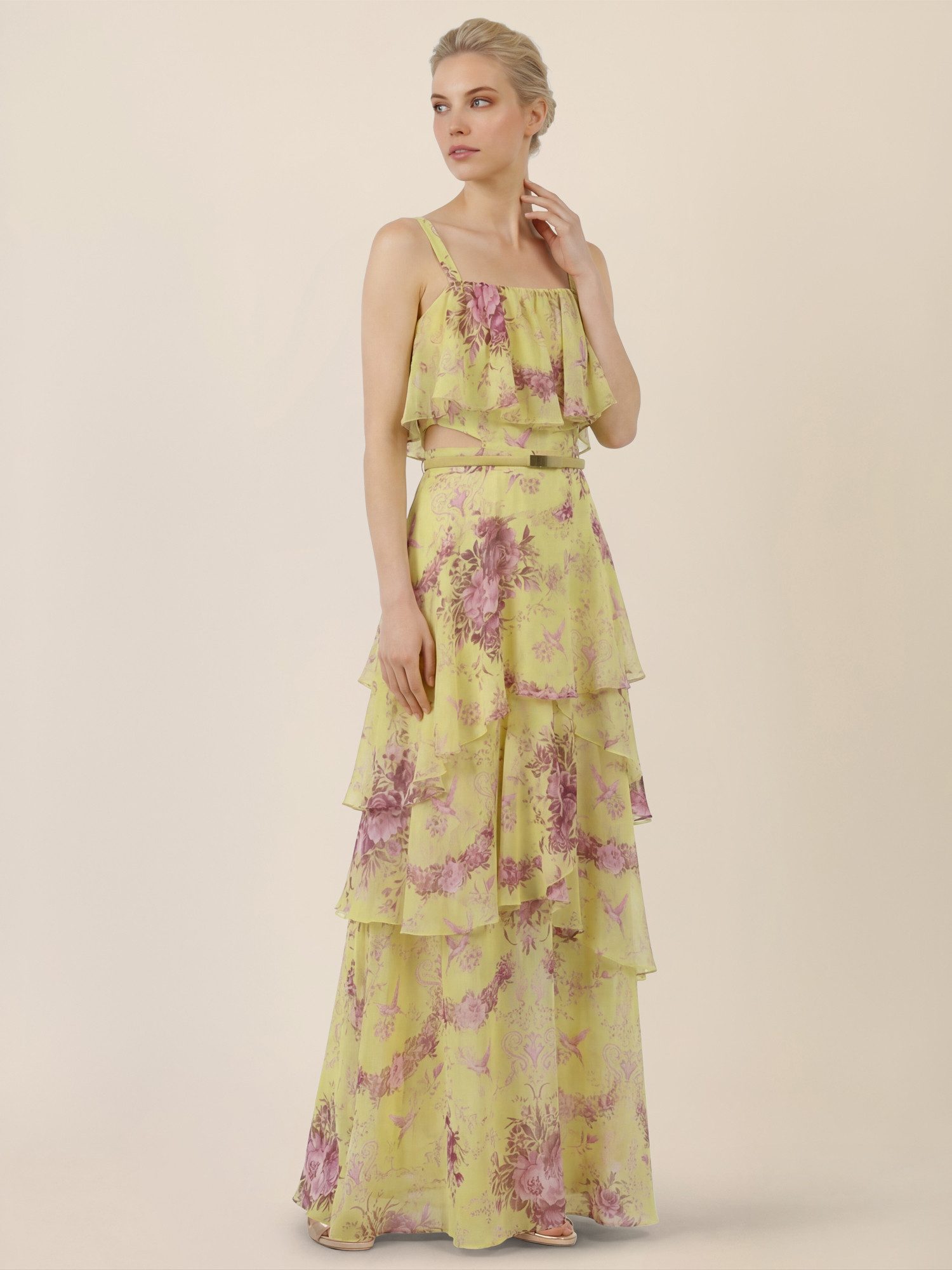 Apart Chiffonkleid mit Volants und floraler Eleganz