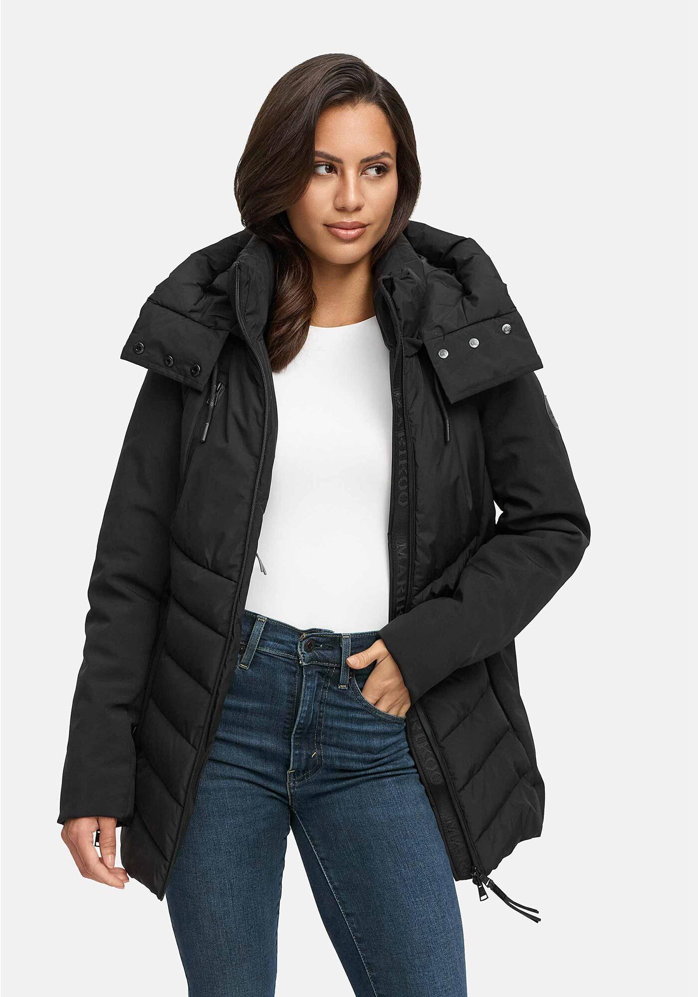 Marikoo Winterjacke Tivaa mit abnehmbarer Kapuze und figurbetonter Passform