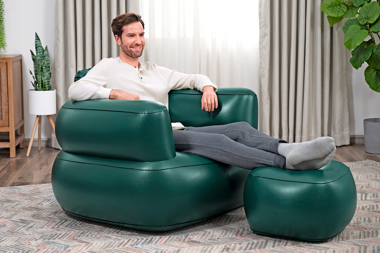 Bestway Luftbett Comfi Cuber™, (Packung, 1-tlg., mit Fußhocker 107 x 99 x 80 cm), Komfortable Rückenlehne und Armlehnen