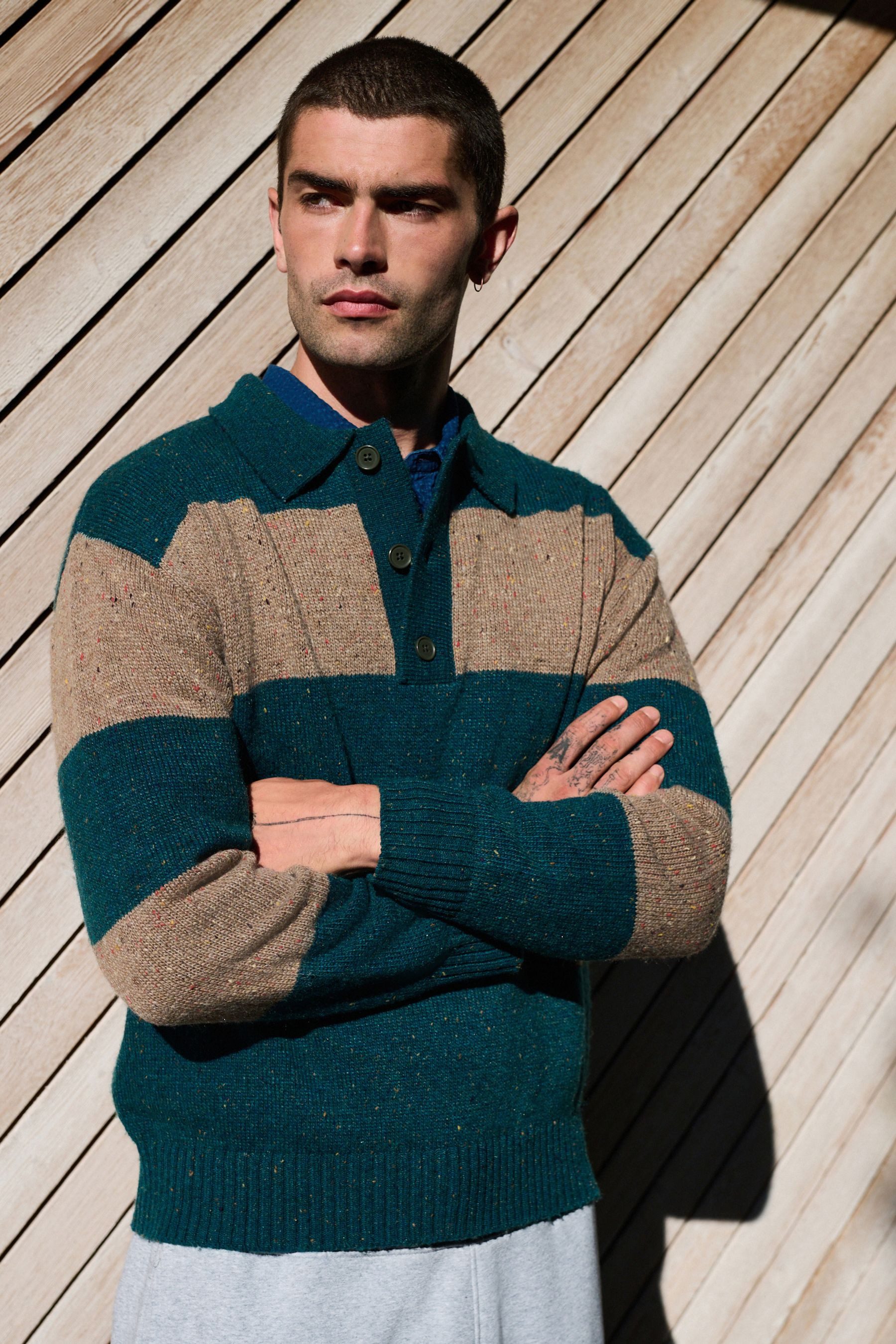 Next Strickpullover Relaxed Fit Rugby-Polohemd aus Strick mit Streifen (1-tlg)