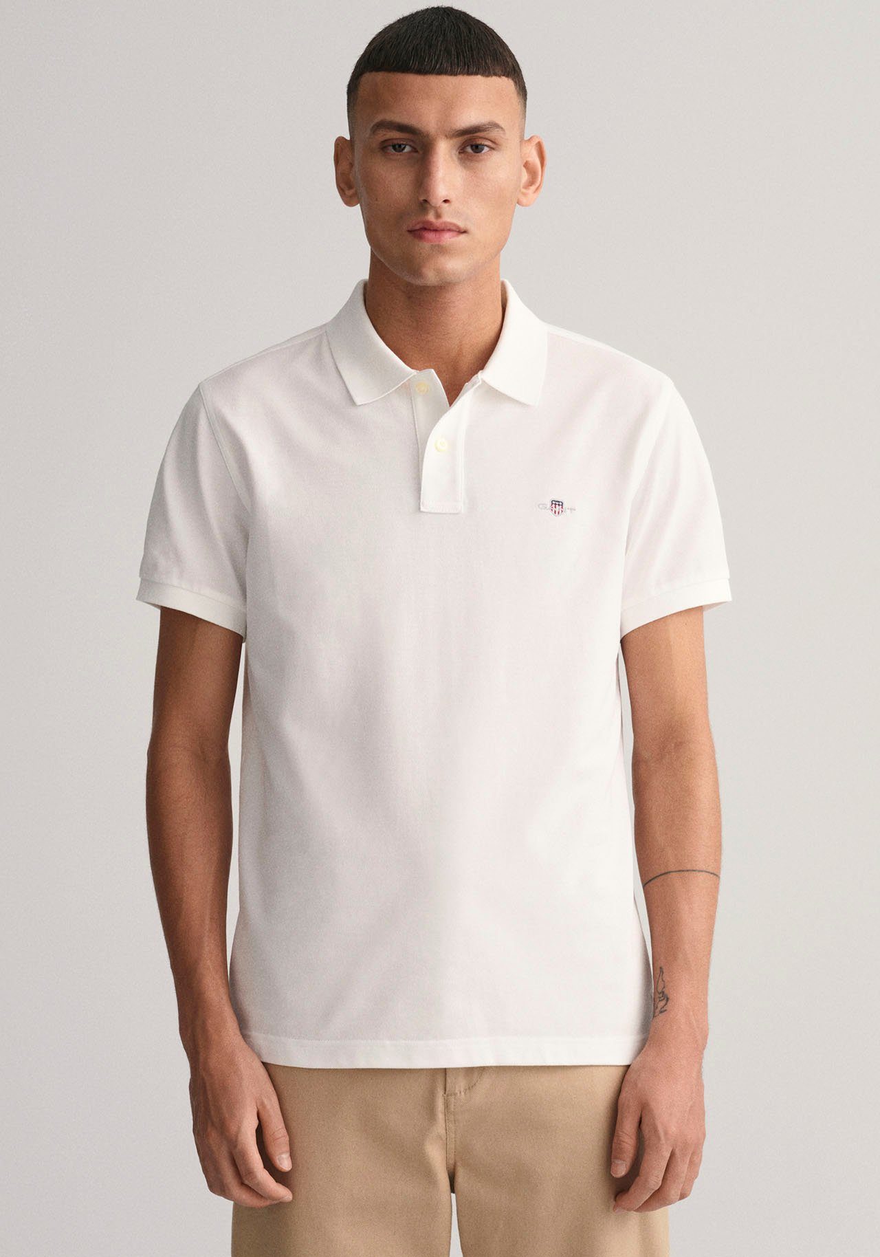 Gant Poloshirt SLIM SHIELD SS PIQUE POLO mit Logostickerei auf der Brust white