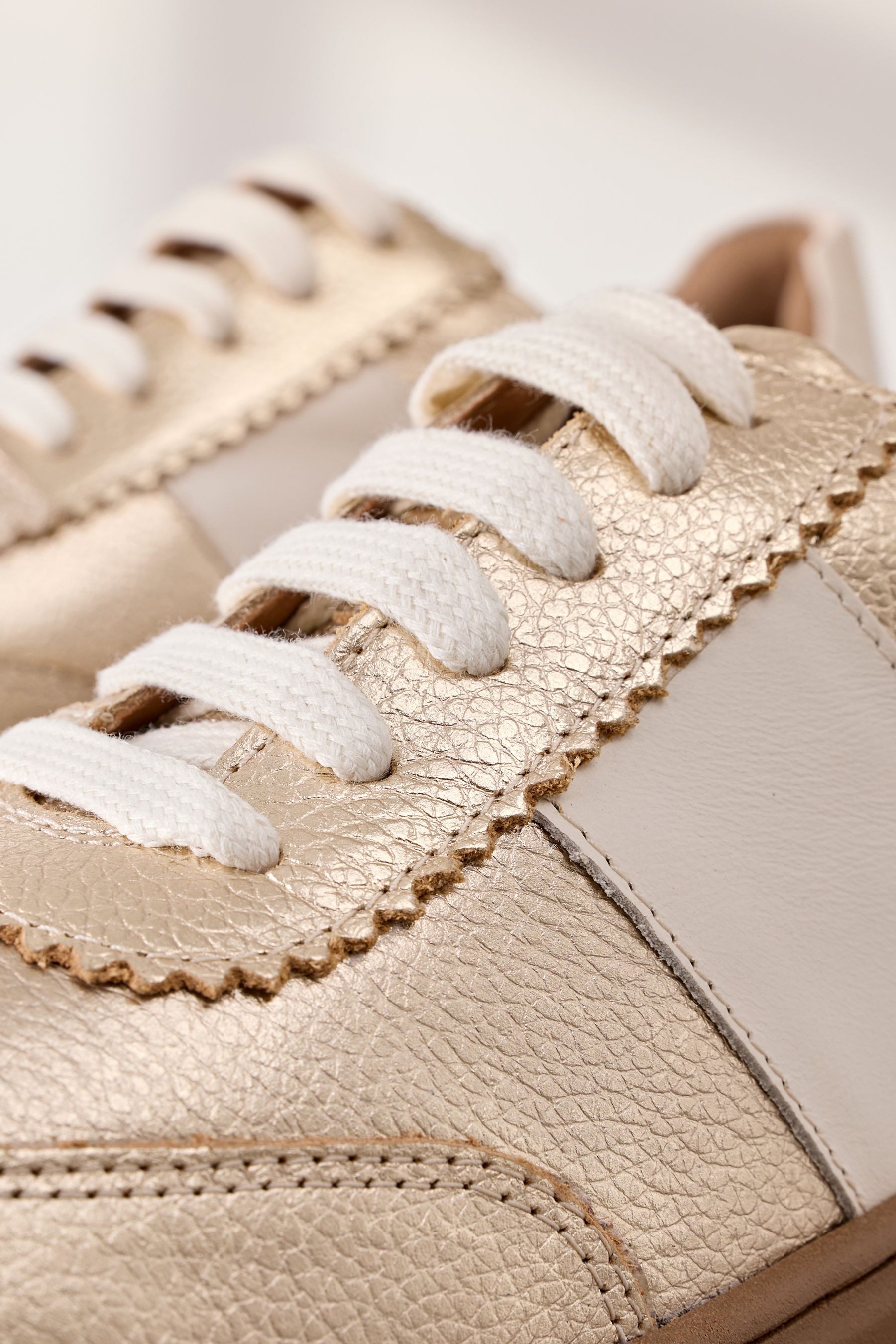 Next Signature Schnürsneaker, Keilabsatz, Premium-Leder Sneaker (1-tlg)