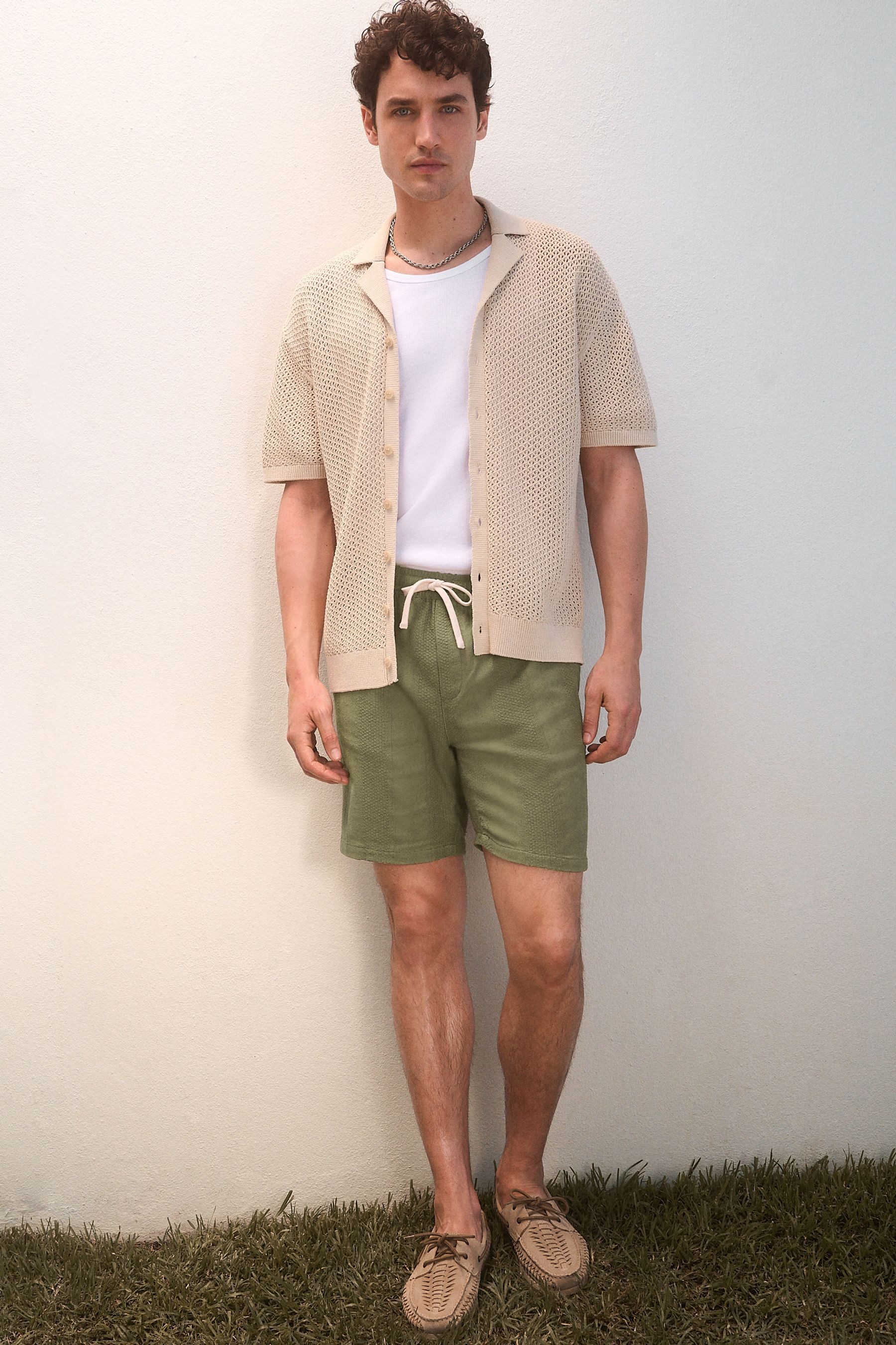 Next Kurzarmhemd Relaxed Fit Hemd aus Baumwolle mit Kuba-Kragen (1-tlg)