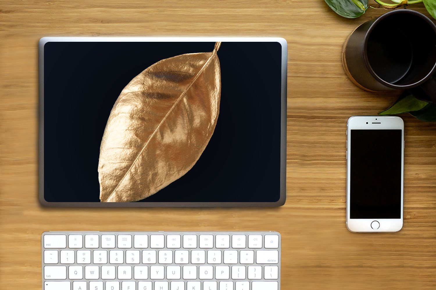Thumbnail - MuchoWow Laptop-Aufkleber Blätter - Schwarz und Gold - Luxus - Natur - Pflanzen, (1tlg), Laptop Folien Cover, Aufkleber,...