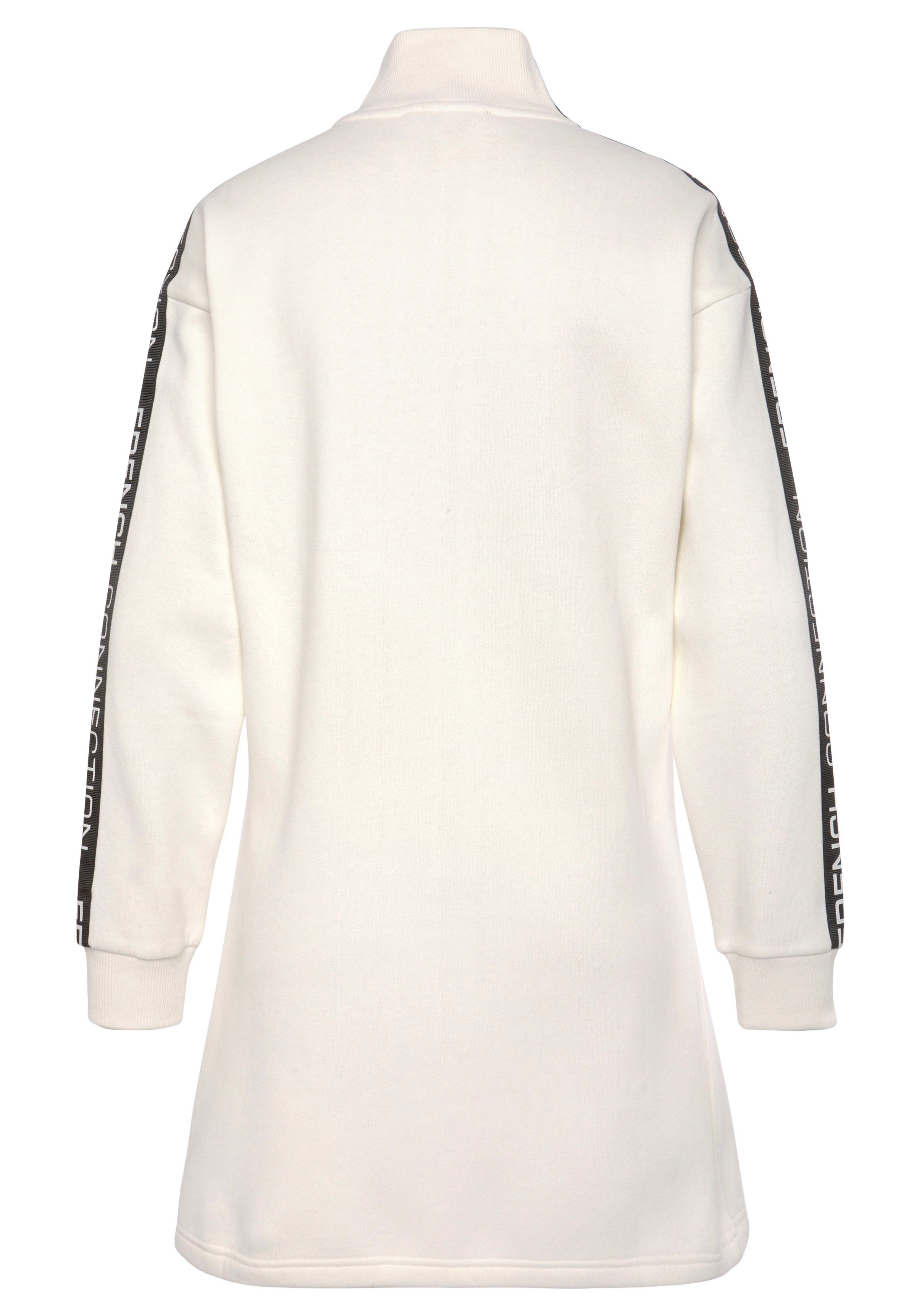 French Connection Sweatkleid mit Stehkragen und Logoprint Einsätzen auf den Ärmeln.