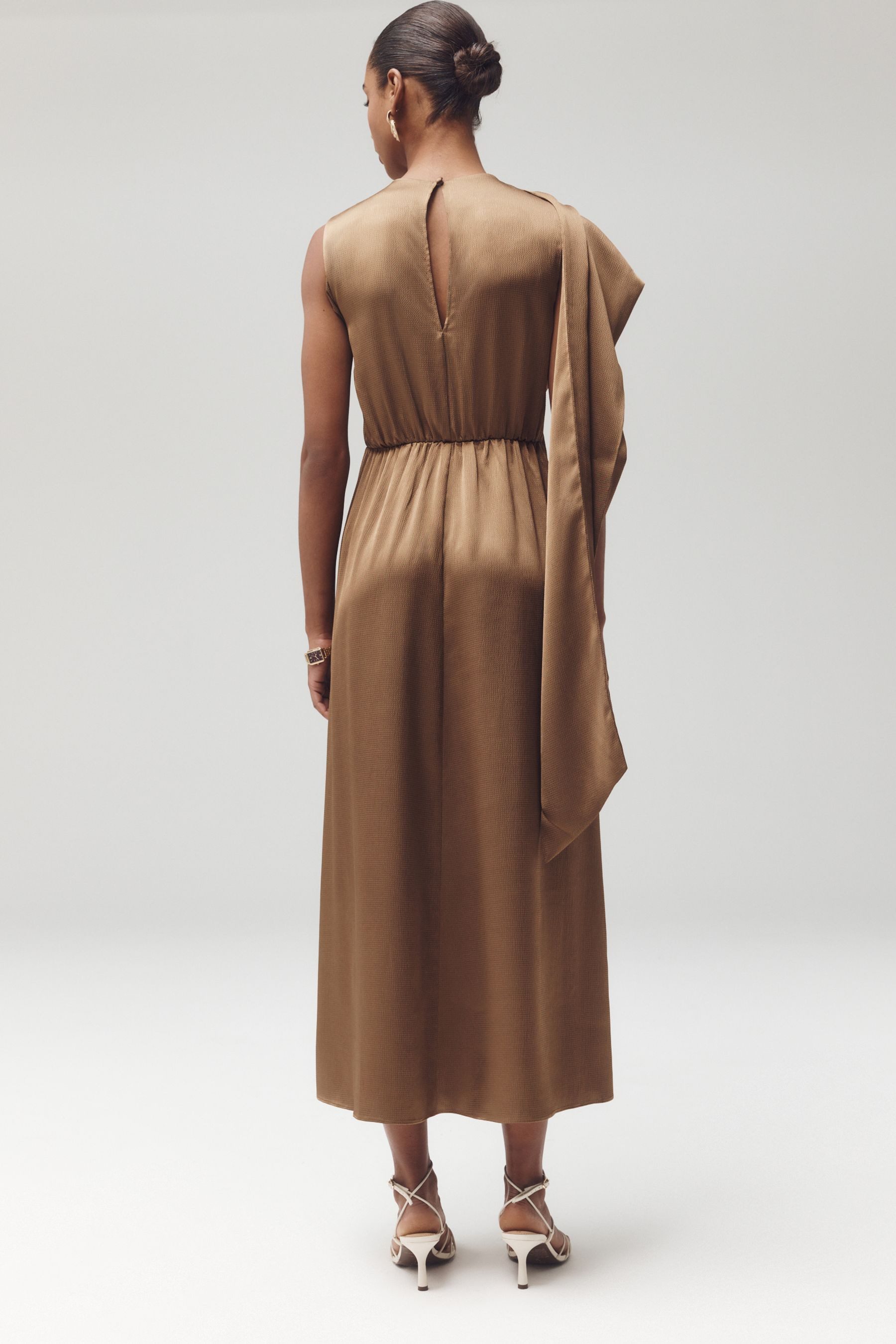 Next Midikleid Strukturiertes Satin-Midikleid mit Schal (1-tlg) – Bild 2 von 5