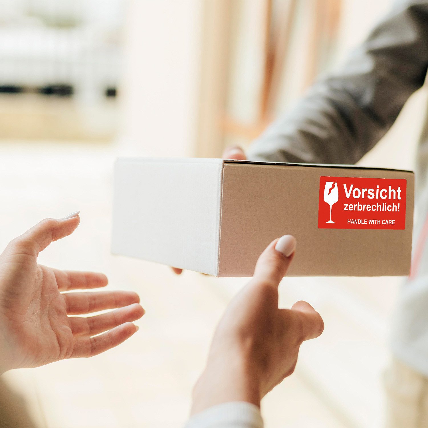 GoodMarkt Etiketten Vorsicht zerbrechliche Aufkleber – 102 x 48 mm Rolle mit 250 Etiketten, Vorsichtig behandeln – leuchtend rote Warnschilder – selbstklebend – Bild 4 von 5