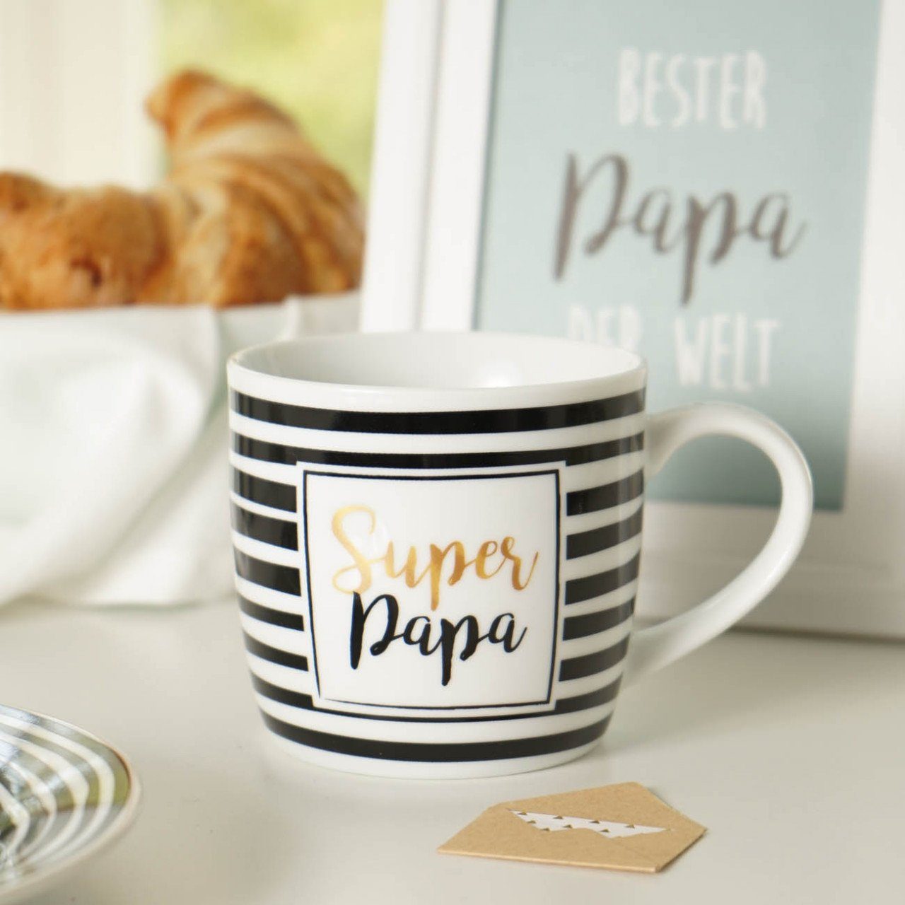 Geda Labels GmbH Tasse Super Papa Streifen, 1-tlg., Porzellan, Schwarz, 300 ml, spülmaschinengeeignet