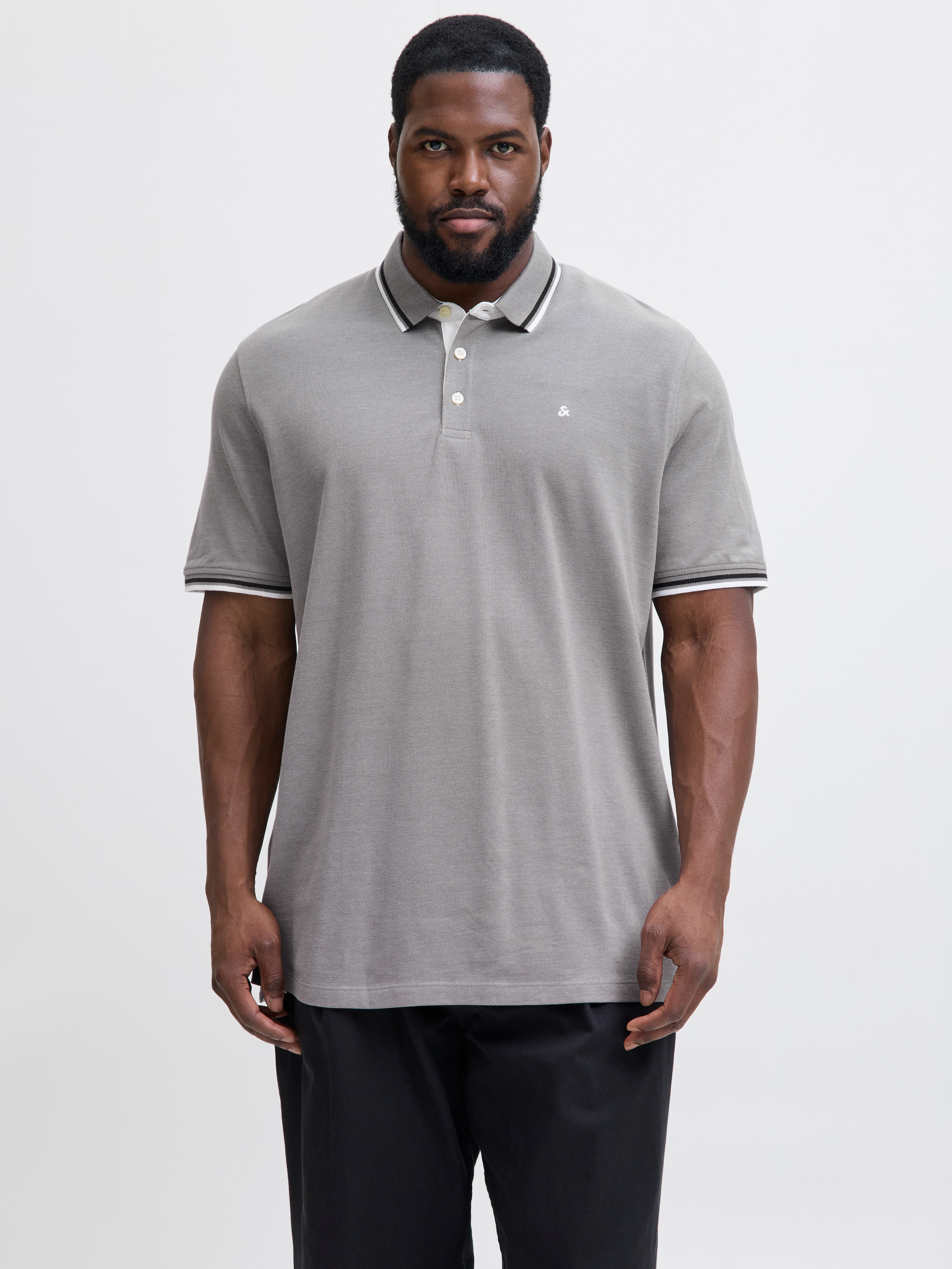 Jack & Jones PlusSize Poloshirt JJEPAULOS POLO SS NOOS PLS mit Logo Sticker günstig online kaufen