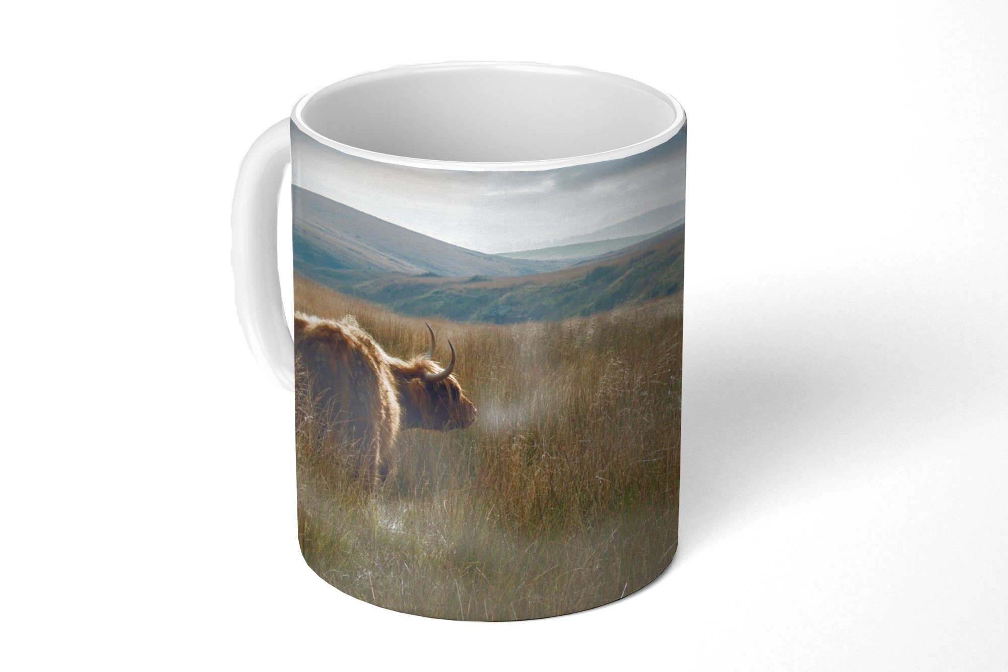 Teetasse, Tasse - MuchoWow Geschenk Highlander Becher, Keramik, Teetasse, Schottische Nebel Kaffeetassen, Gras, -