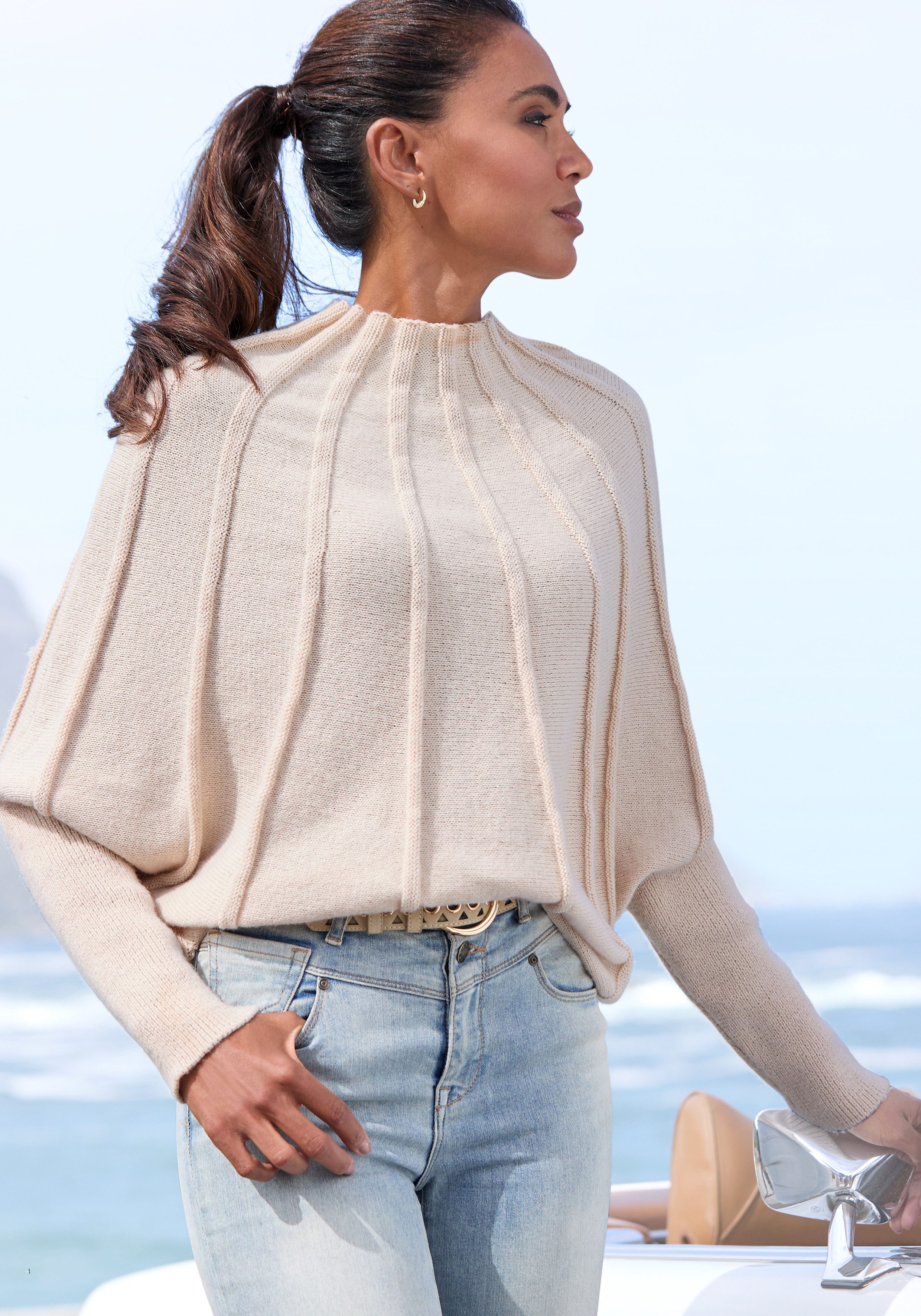 LASCANA Strickpullover mit Fledermausärmeln, modischer Damenpullover. € 59,99