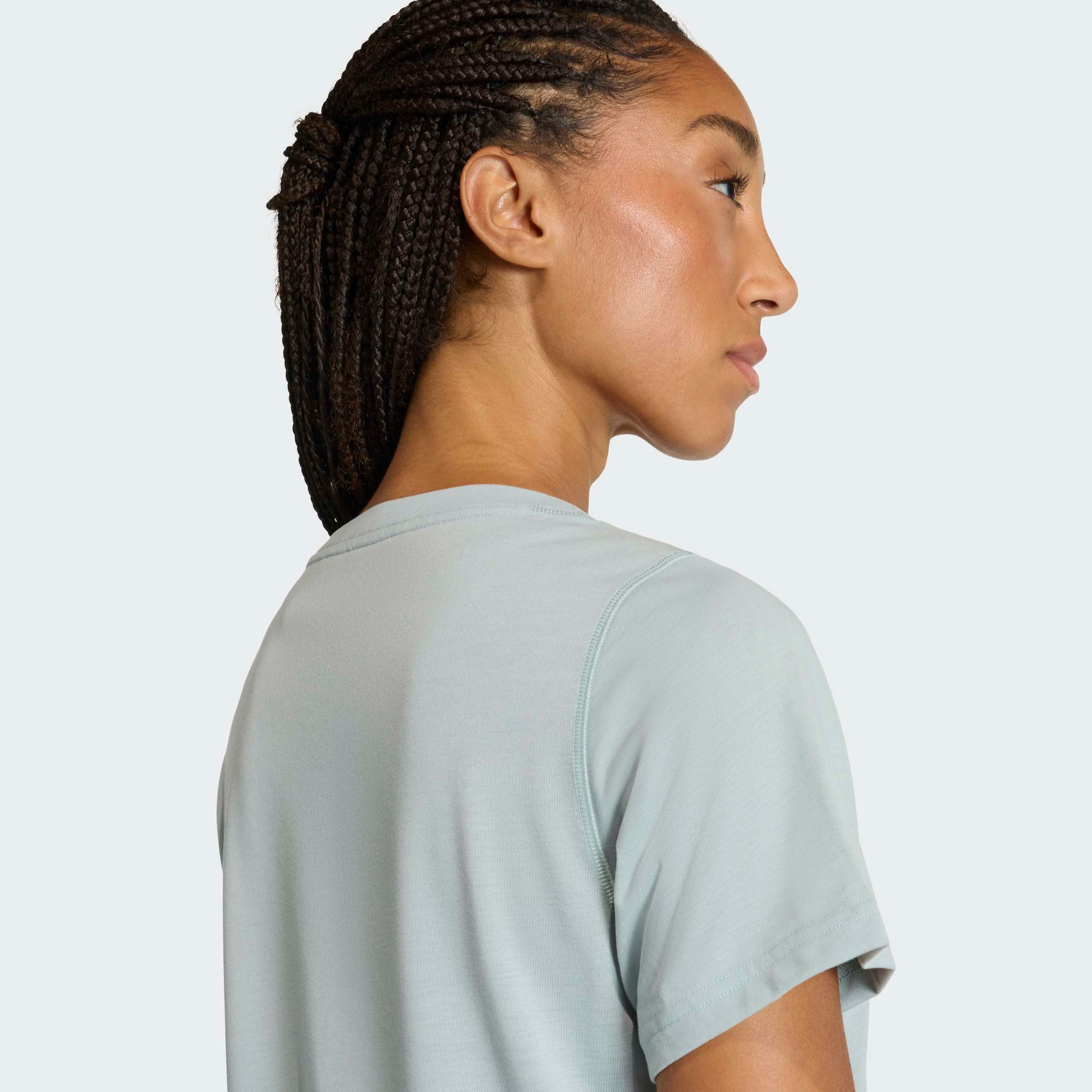 adidas Performance T-Shirt WORKOUT ESSENTIALS MIT TIEFEM AUSSCHNITT für sportliche Looks im Alltag und beim Training, ohne Verschluss