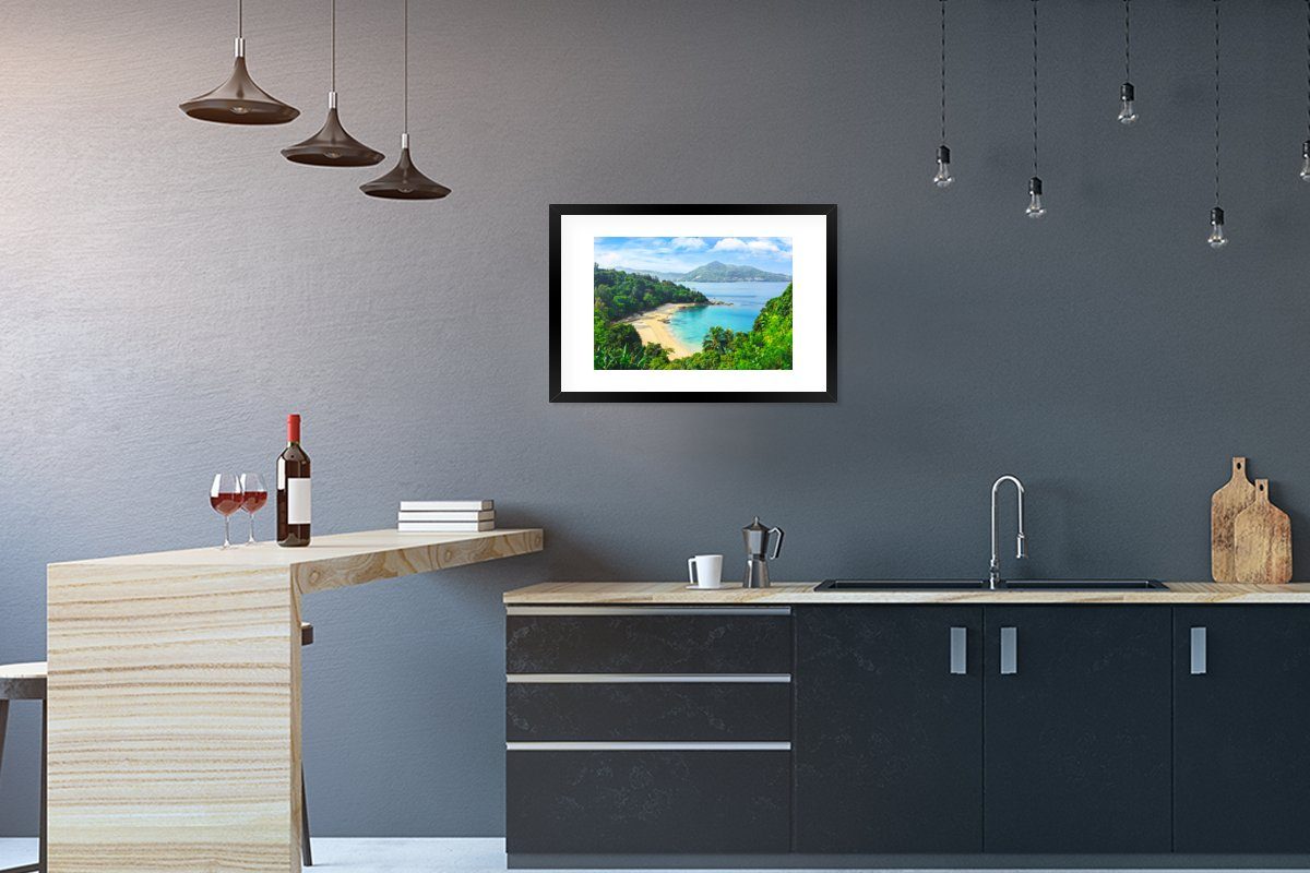 MuchoWow Poster Strand - Meer - Insel - Baum, (1 St), mit Rahmen, Kunstdruck, Gerahmtes Poster, Schwarzem Bilderrahmen