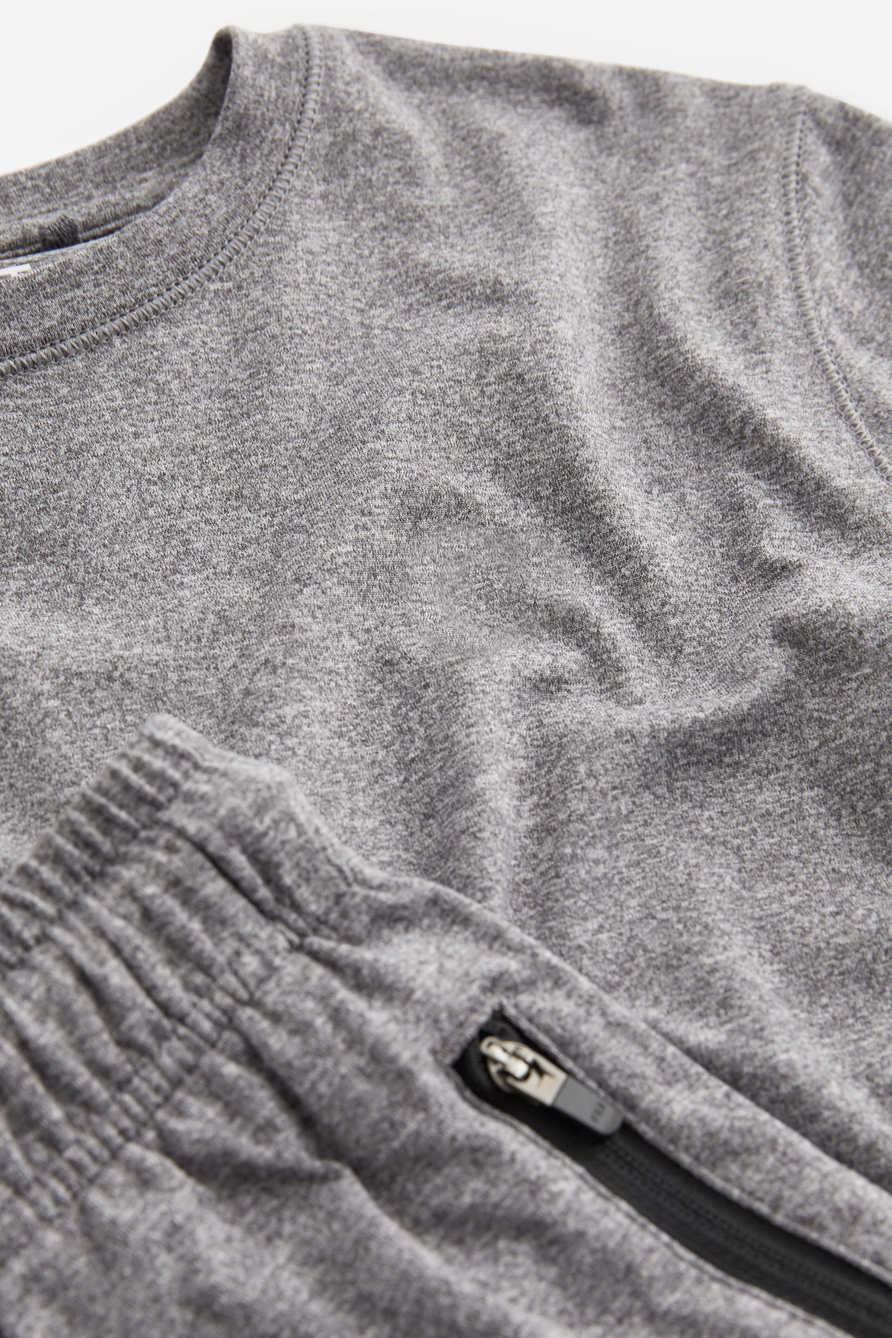 Next T-Shirt & Shorts Set aus sportlichem T-Shirt und Shorts (2-tlg)