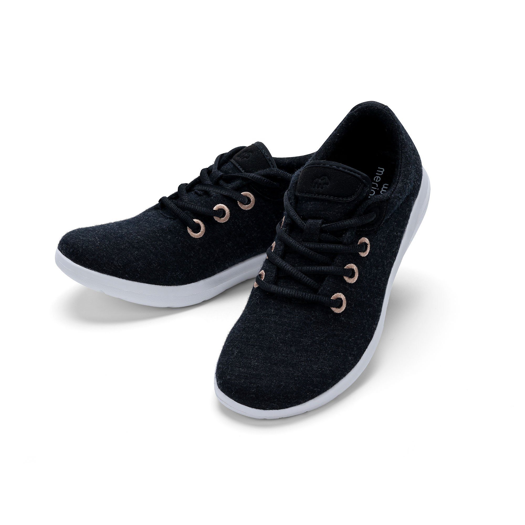 merinos - merinoshoes.de Bequeme Damen Lace- Up, Sportschuhe Sneaker atmungsaktive schwarz- weiße Schuhe aus weicher Merinowolle schwarz-weiß