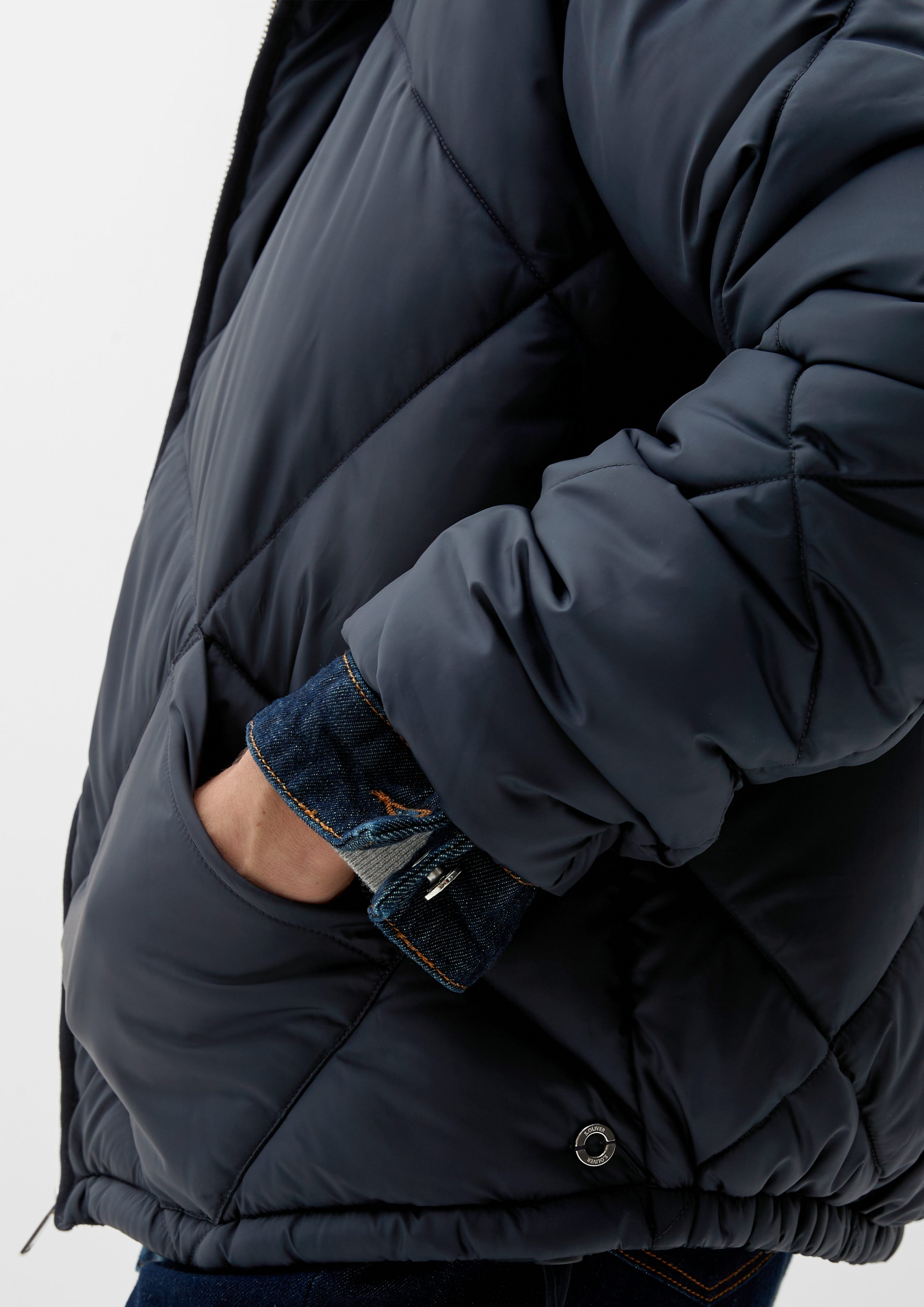 s.Oliver Outdoorjacke Jacke mit dunkelblau Steppung modischer