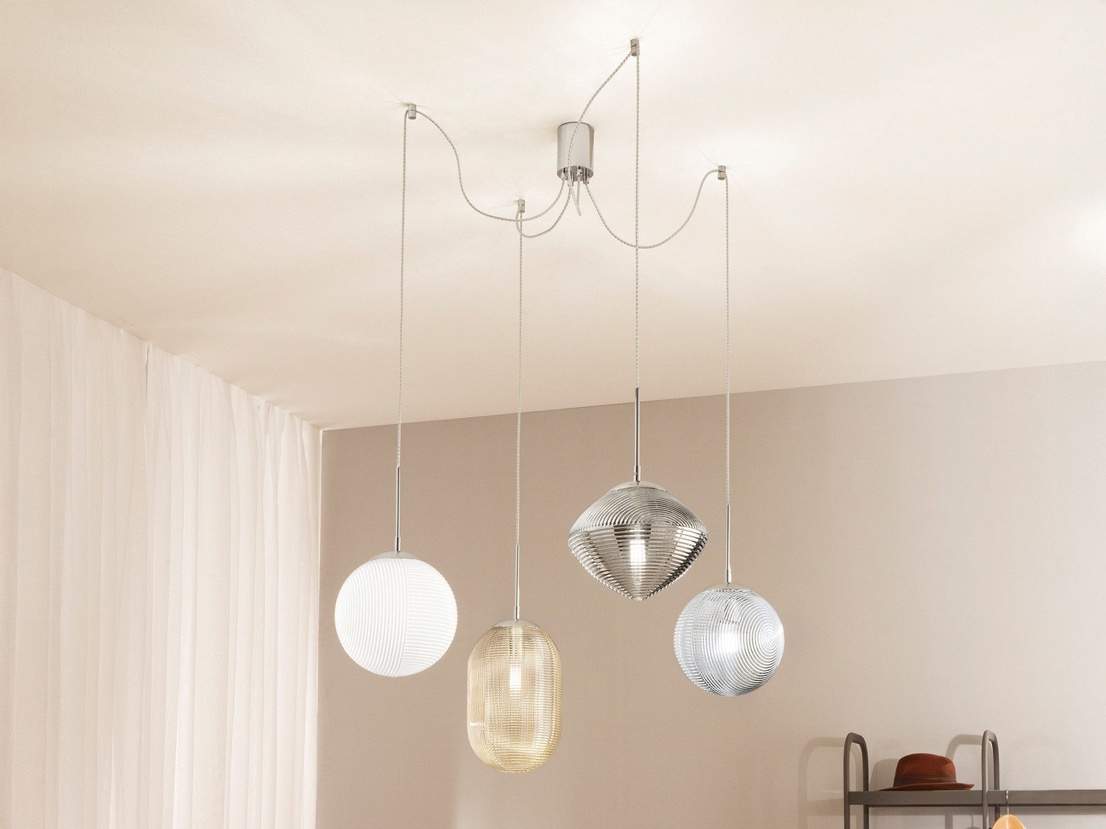 Luce Ambiente Design LED Pendelleuchte, Dimmfunktion, LED wechselbar, Warmweiß, Affenschaukel 4x Glas Lampen-schirm für über-n Esstisch & Treppenhaus