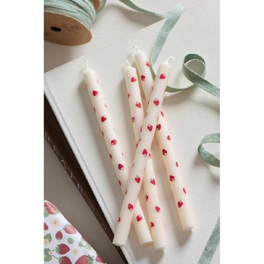 Ib Laursen Tafelkerze Ib Laursen Kerze schmal hoch mit roten Erdbeeren günstig online kaufen