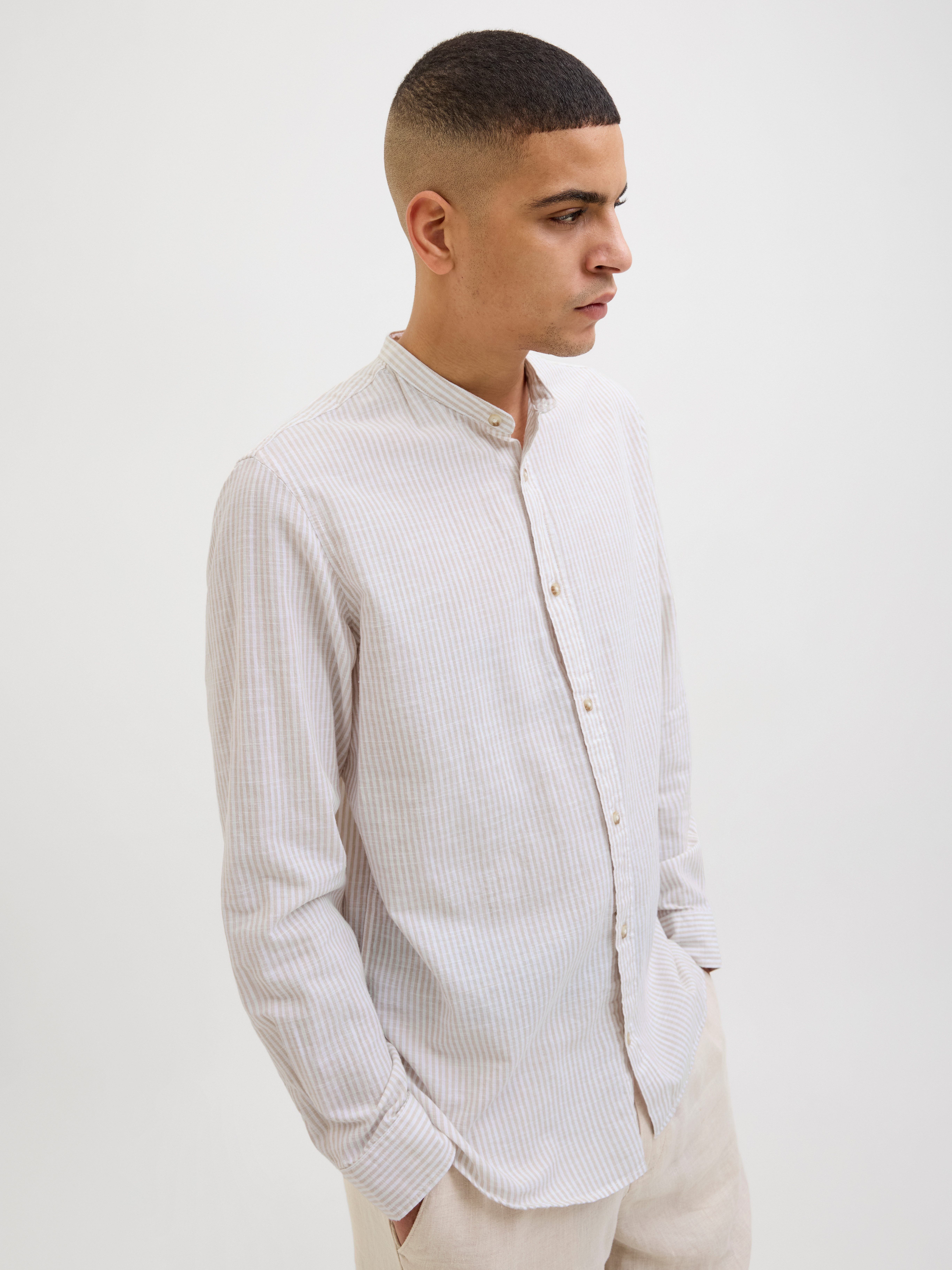 Jack & Jones Langarmhemd JJESUMMER BAND SHIRT LS SN mit Bandkragen günstig online kaufen