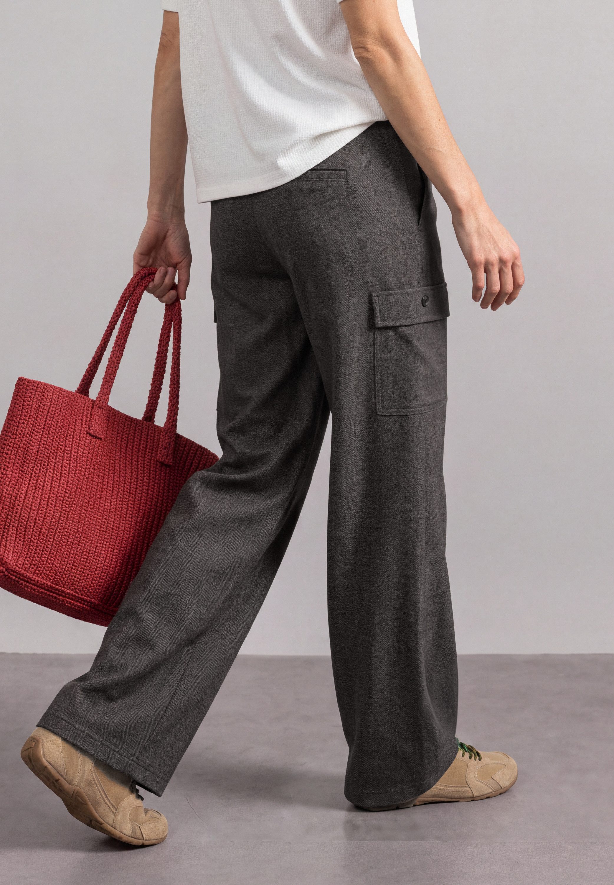 STREET ONE Stoffhose Elstikbund mit Tunnelzug, Cargo-Taschen, Viskosemix