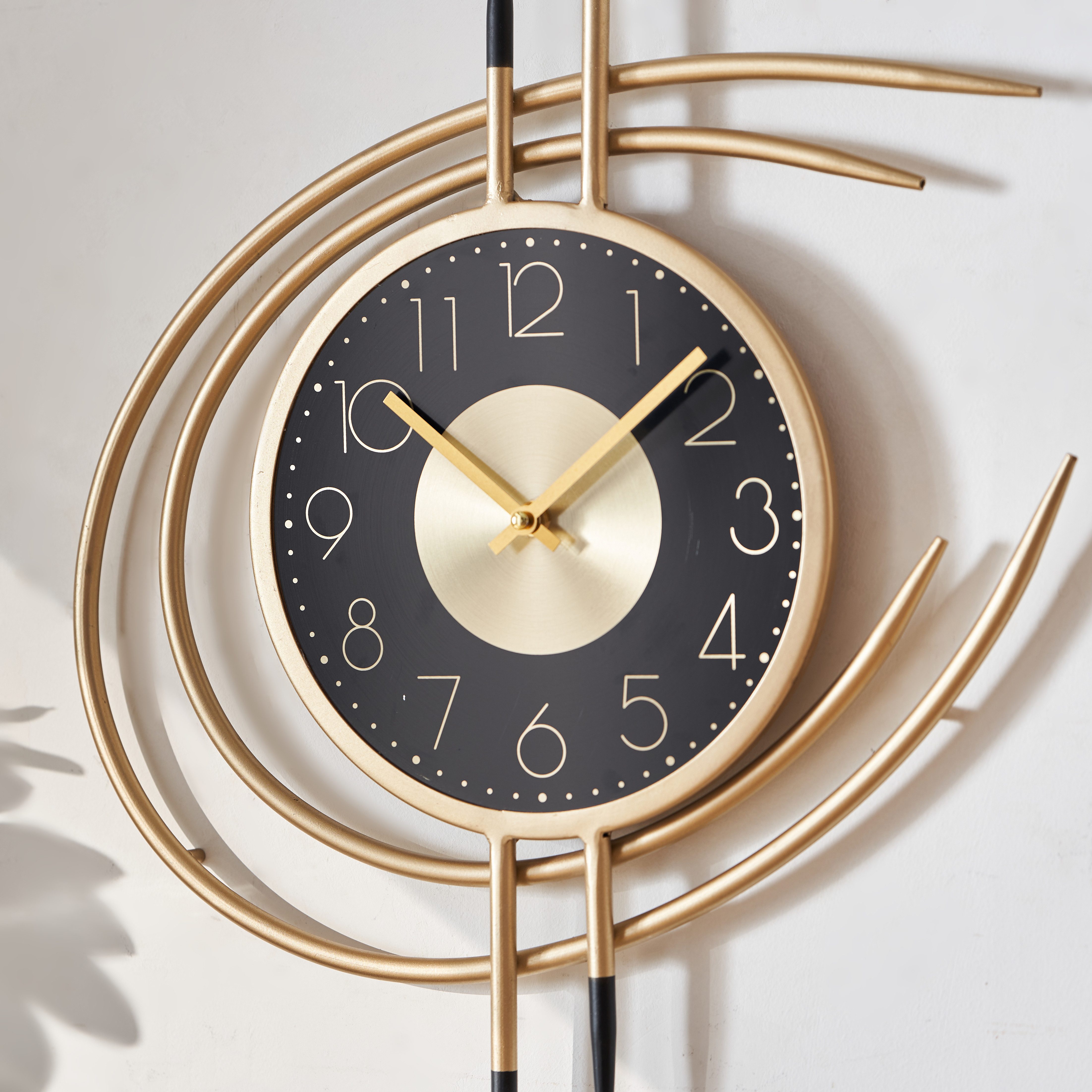 K&L Wall Art Wanduhr Designer Metalluhr modern Gold Optik Aluminium Wanduhr ohne Ticken (leises Quarz Uhrwerk)