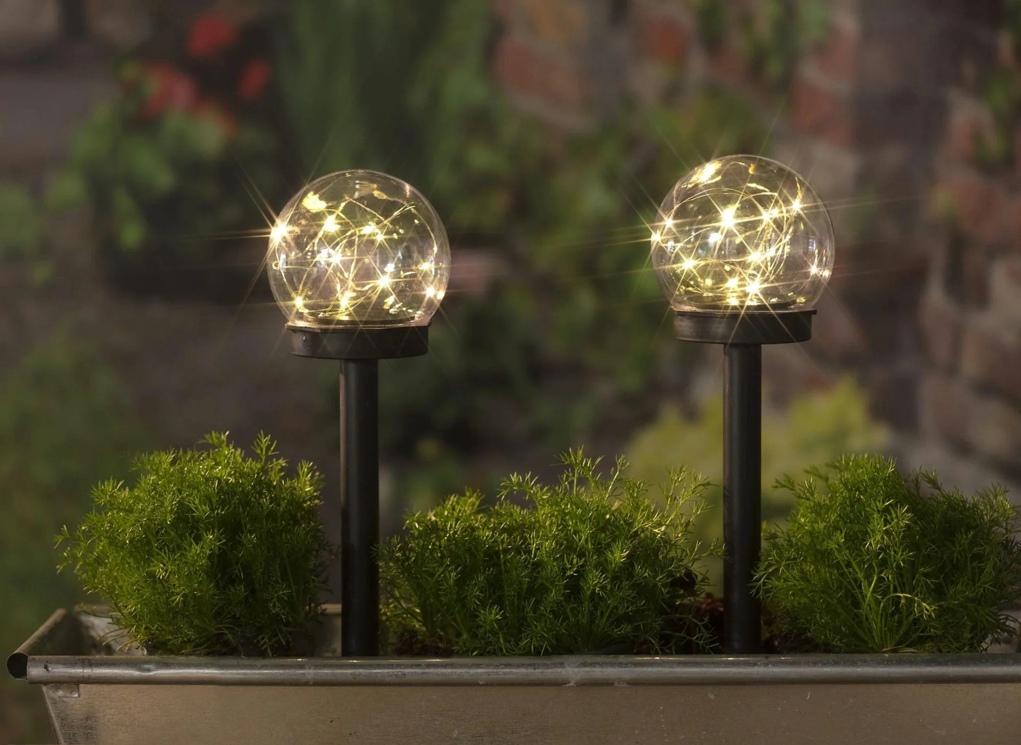 Westfalia Werkzeug LED Kugelleuchte Solar Kugel Set, 10 cm, 2er-Set