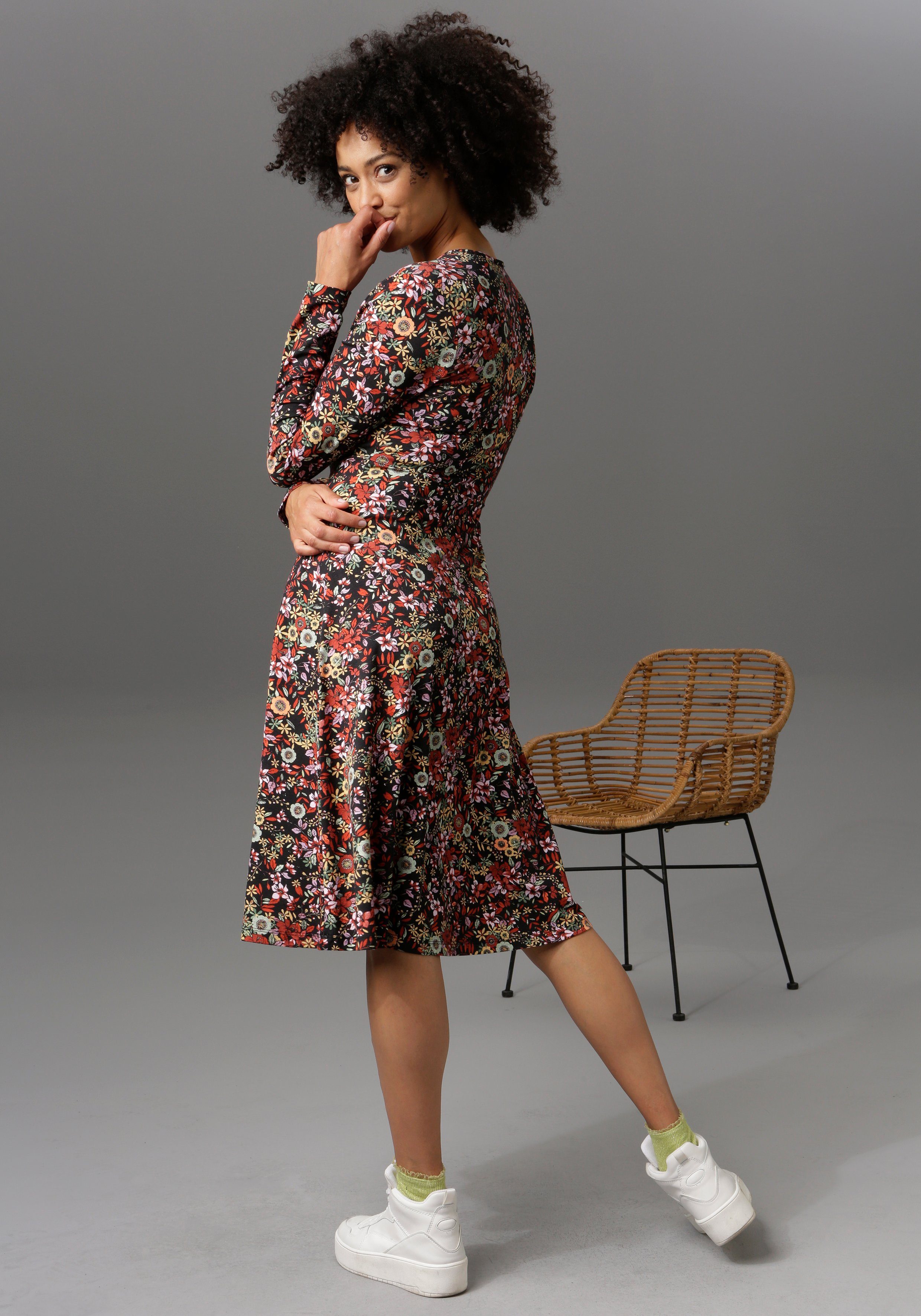 Aniston CASUAL Jerseykleid in Wickel-Optik günstig online kaufen