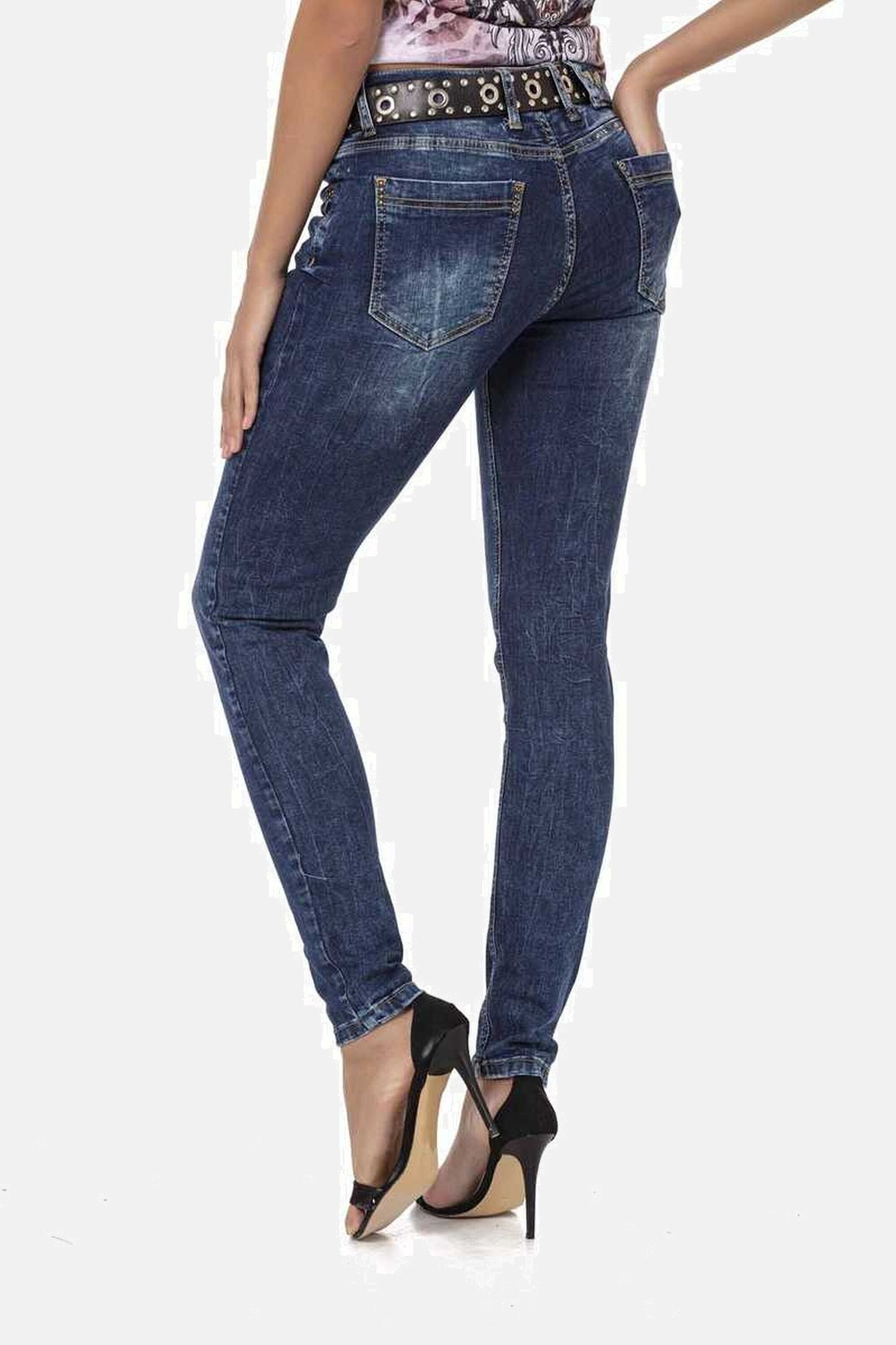 Cipo & Baxx 5-Pocket-Jeans Jeans mit dezenter Waschung und coolen Nieten, WD460