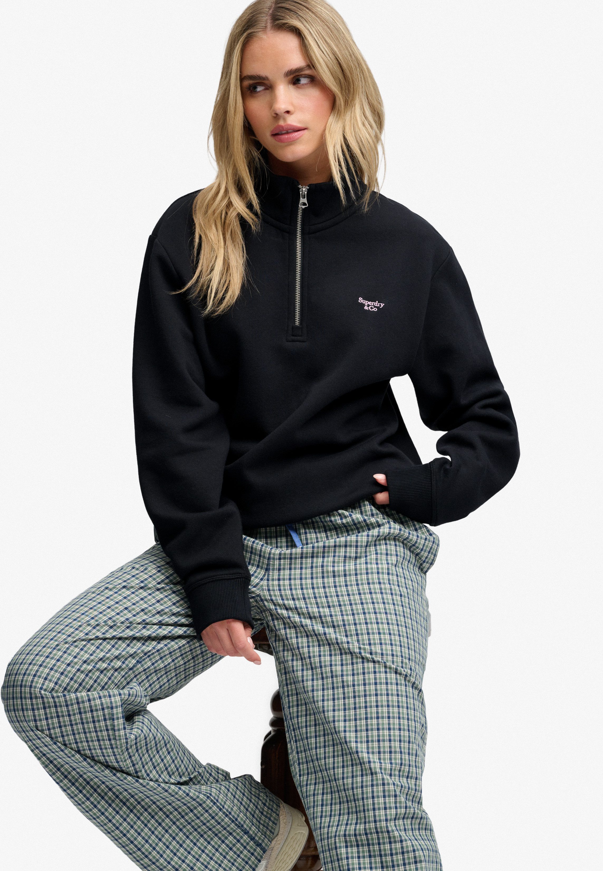 Superdry Sweatshirt SIGNATURE EMB HALF ZIP mit Stehkragen, aus Baumwolle und Polyester, Loose Fit, unifarben