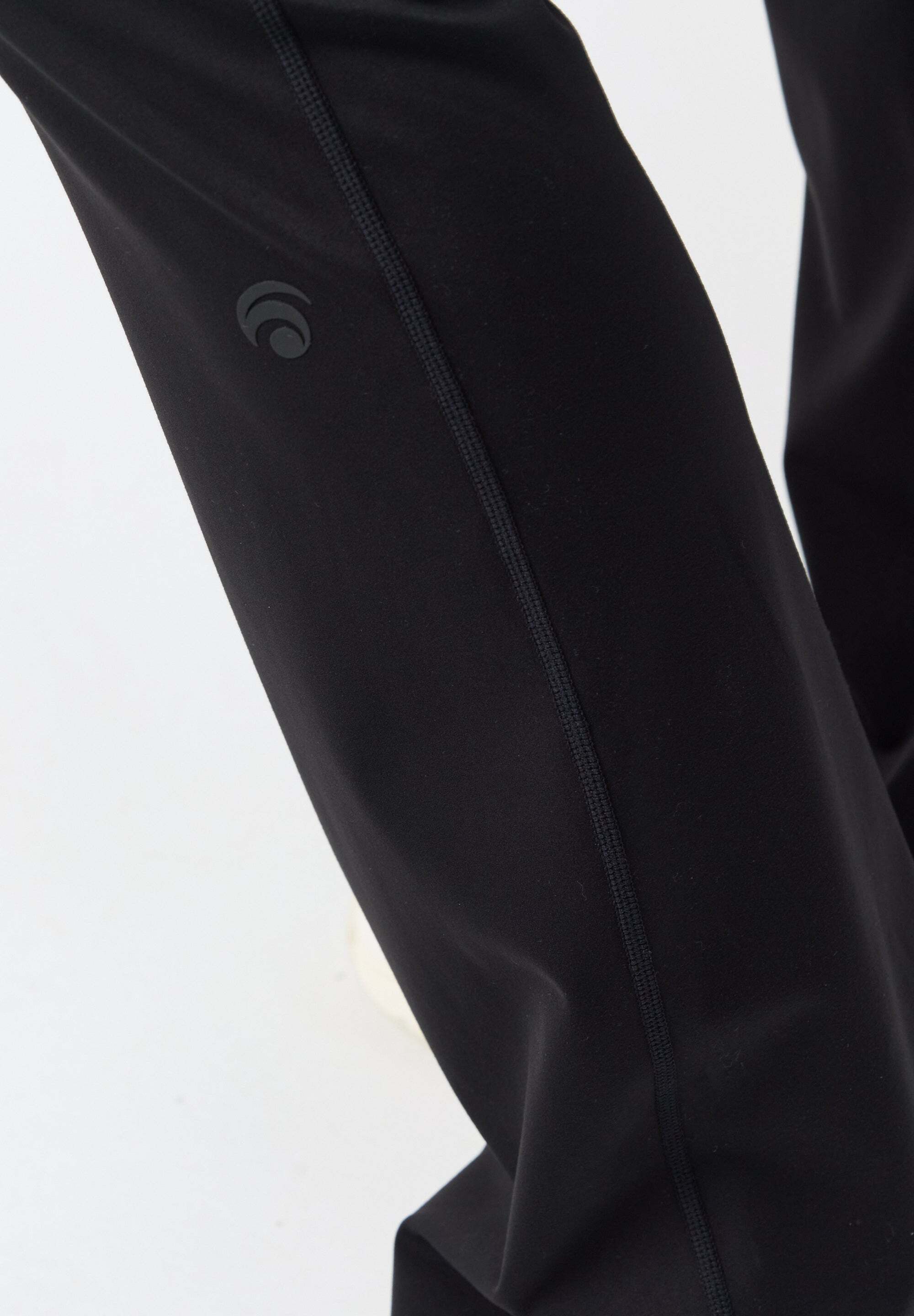 OCEANSAPART Jogger Pants Gianna (1-tlg) mit ausgestelltem Bein