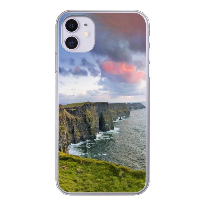 MuchoWow Handyhülle Panoramafoto von den Cliffs of Moher in Irland Handyhülle Apple iPhone 11 Smartphone-Bumper Print Handy