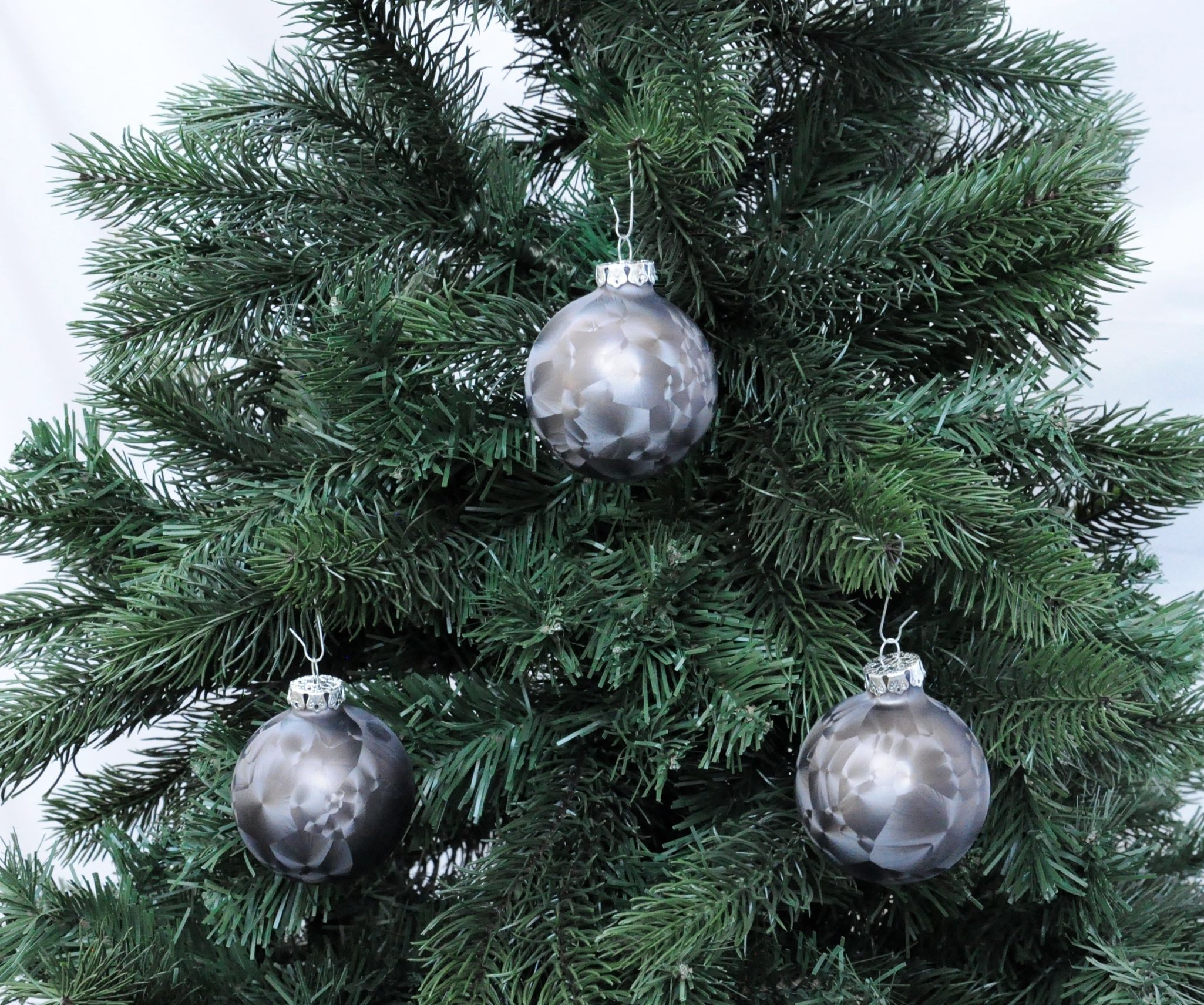 Thüringer Glasdesign Christbaumschmuck JACK 12x Glas Eislack Christbaumkugeln 6cm Thüringer Weihnachtskugeln, echt Glas, teilweise Handarbeit, inkl. praktischer Aufbewahrungsbox