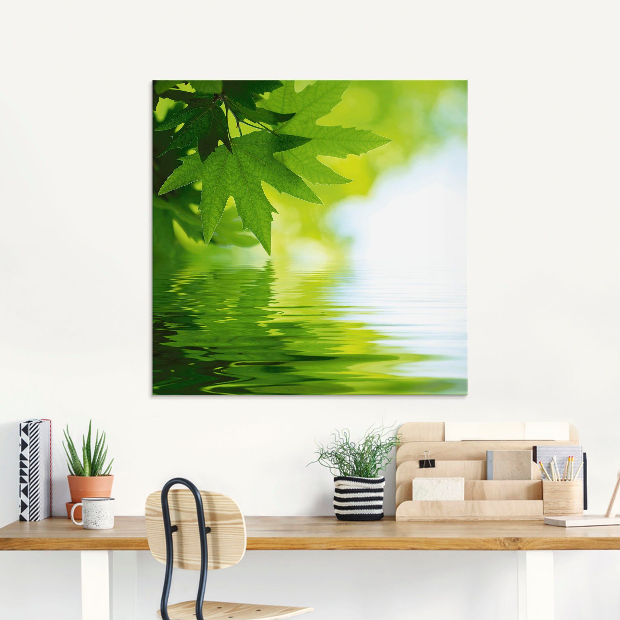 Artland Glasbild Grüne Blätter reflektieren im Wasser, Blätter (1 St), in verschiedenen Größen
