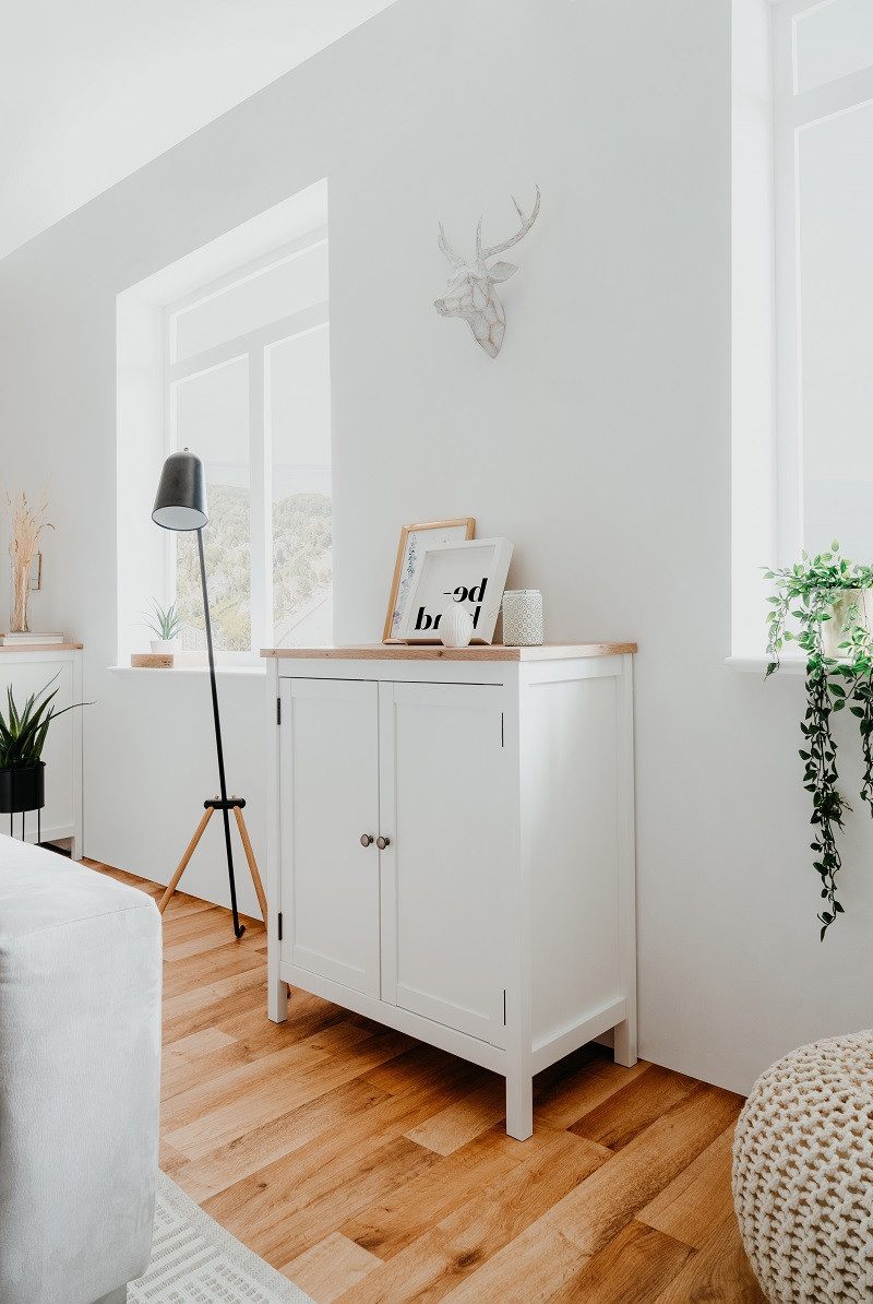 Finori Sideboard Kommode Sideboard Bergen 1, Landhausstil, weiß / Eiche Artisan