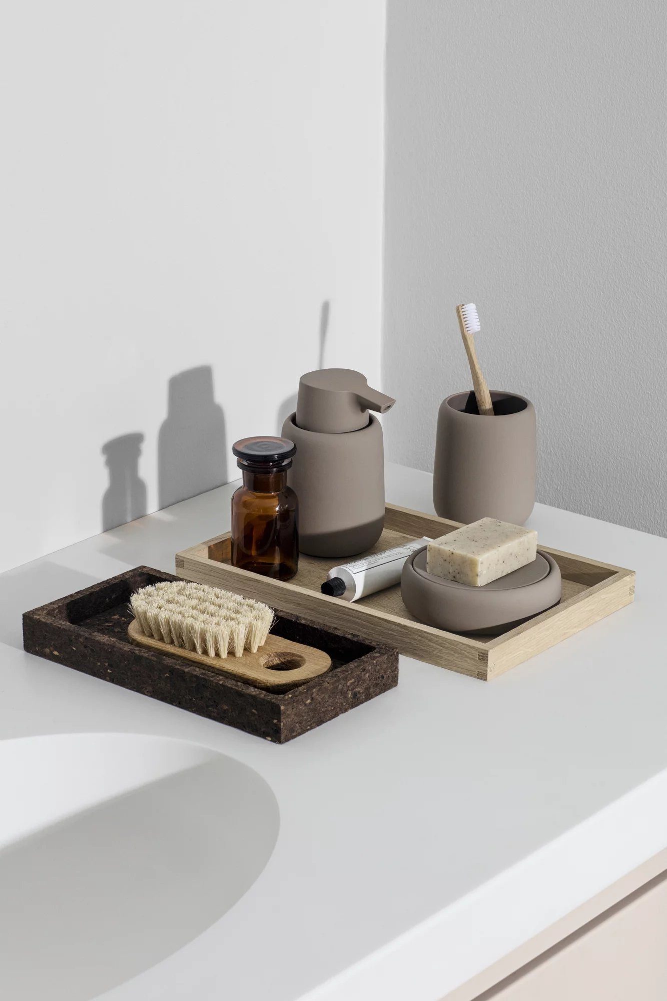 blomus Zahnputzbecher -SONO- Zahnbürstenbecher: Edle Keramik mit Soft-Touch-Oberfläche, Hochwertig, Soft-Touch, Keramik, Glasiert, 11cm, 300ml – Bild 3 von 4