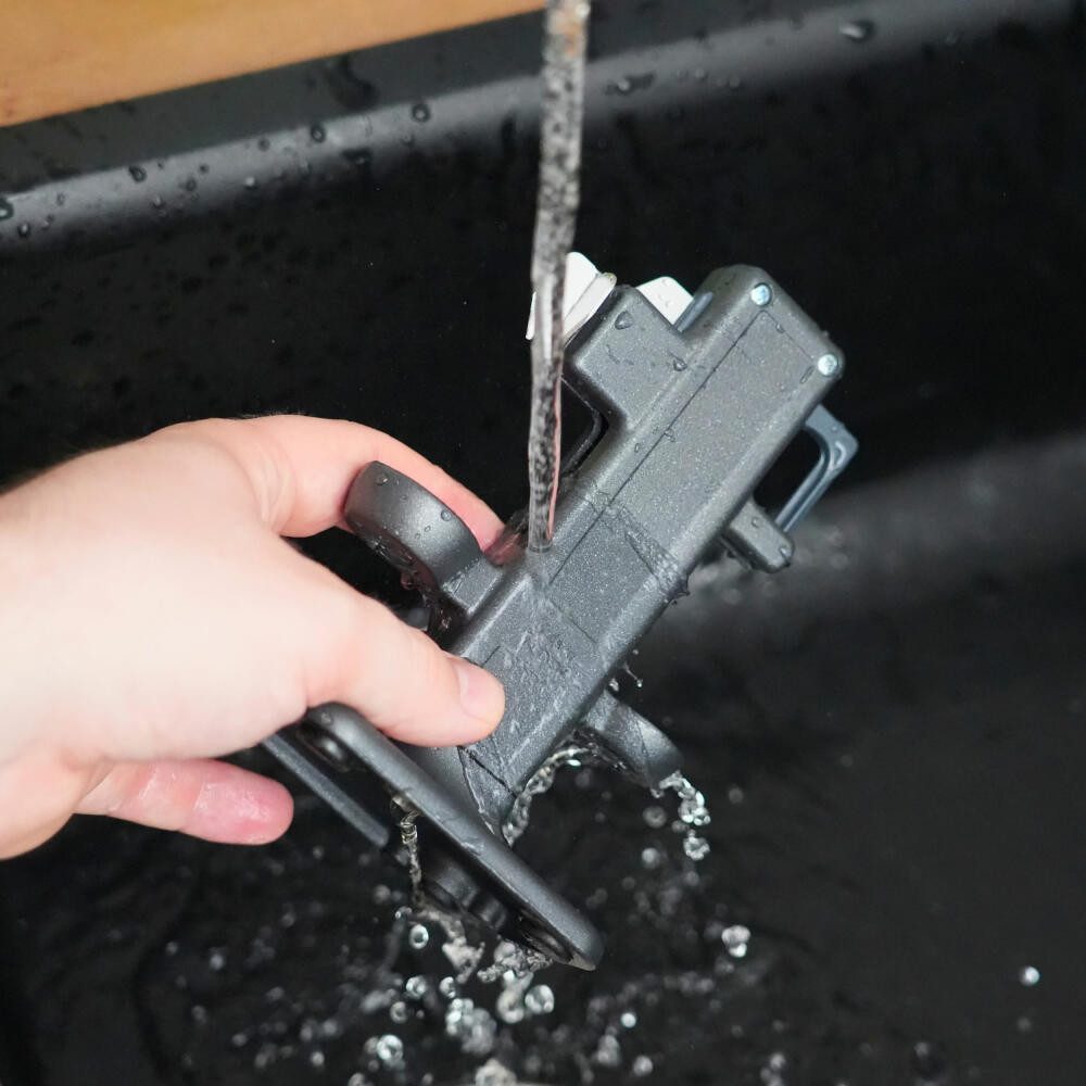 WESTMARK Entsteiner Kombi, Kirschen- und Pflaumenentsteiner, Steinex-Combi, Black Edition, Aluminium, ABS, Edelstahl, Made in Germany, BPA-frei, lebensmittelecht