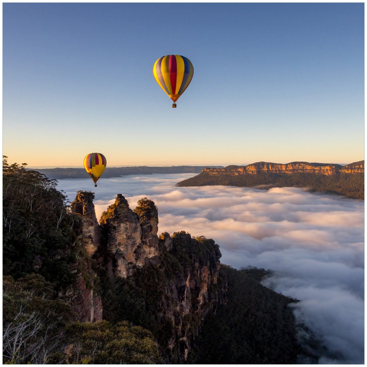 Wallario Möbelfolie Ballons über Nebelmeer