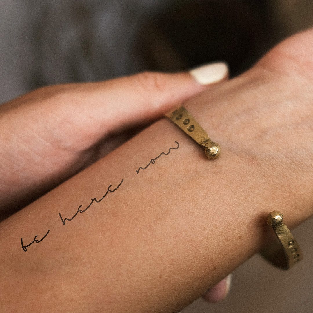 Inkster Schmuck-Tattoo be here now Tattoo, wasserfestes temporäres Tattoo, 2 Wochen Halt