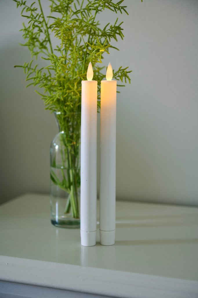 Sirius Home A/S LED-Kerze Stabkerze Sara 2er Set 2x25cm wiederaufladbar weiß, 3D-Flamme